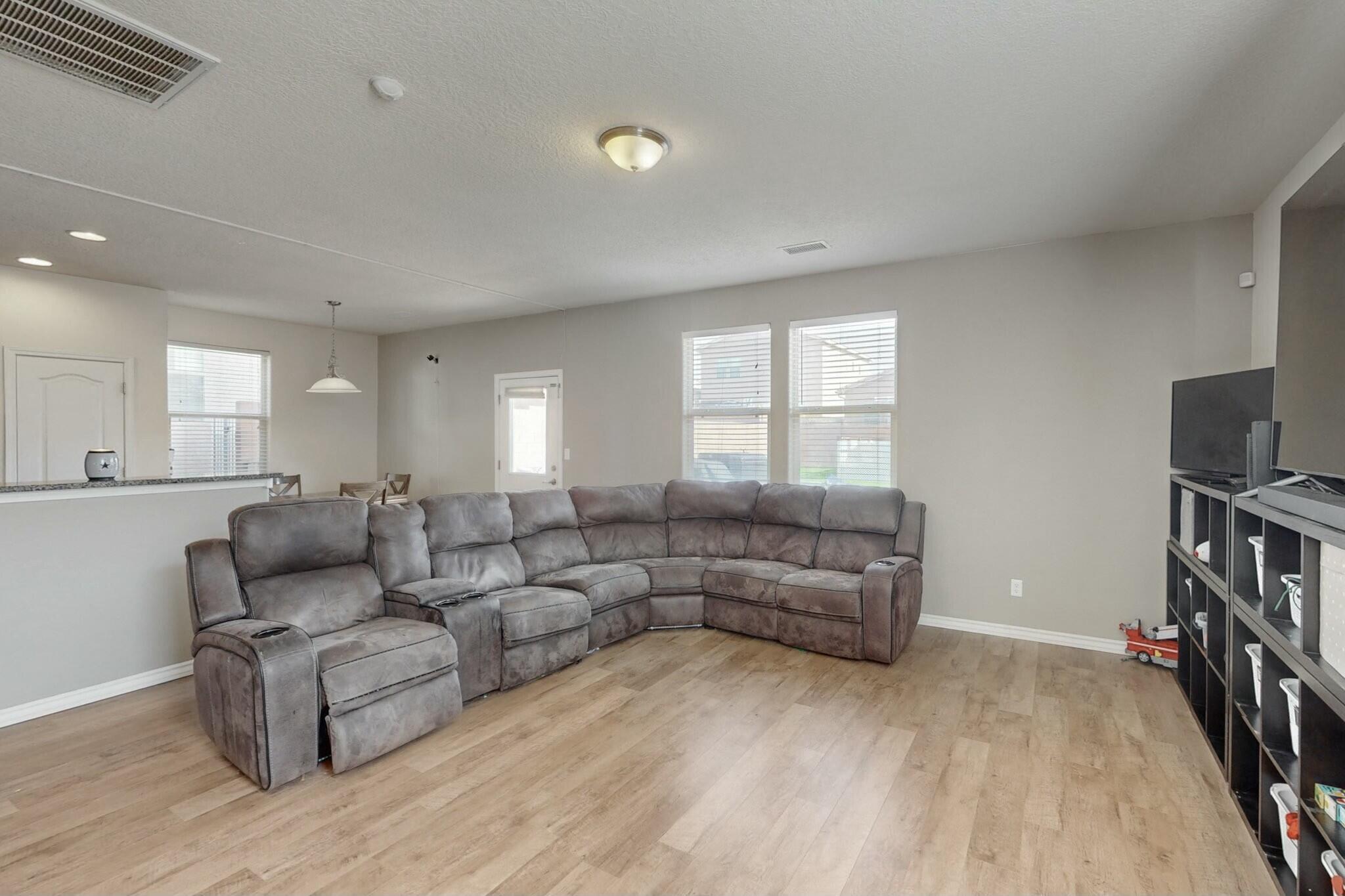 2223 VISTA DE COLINAS Drive SE