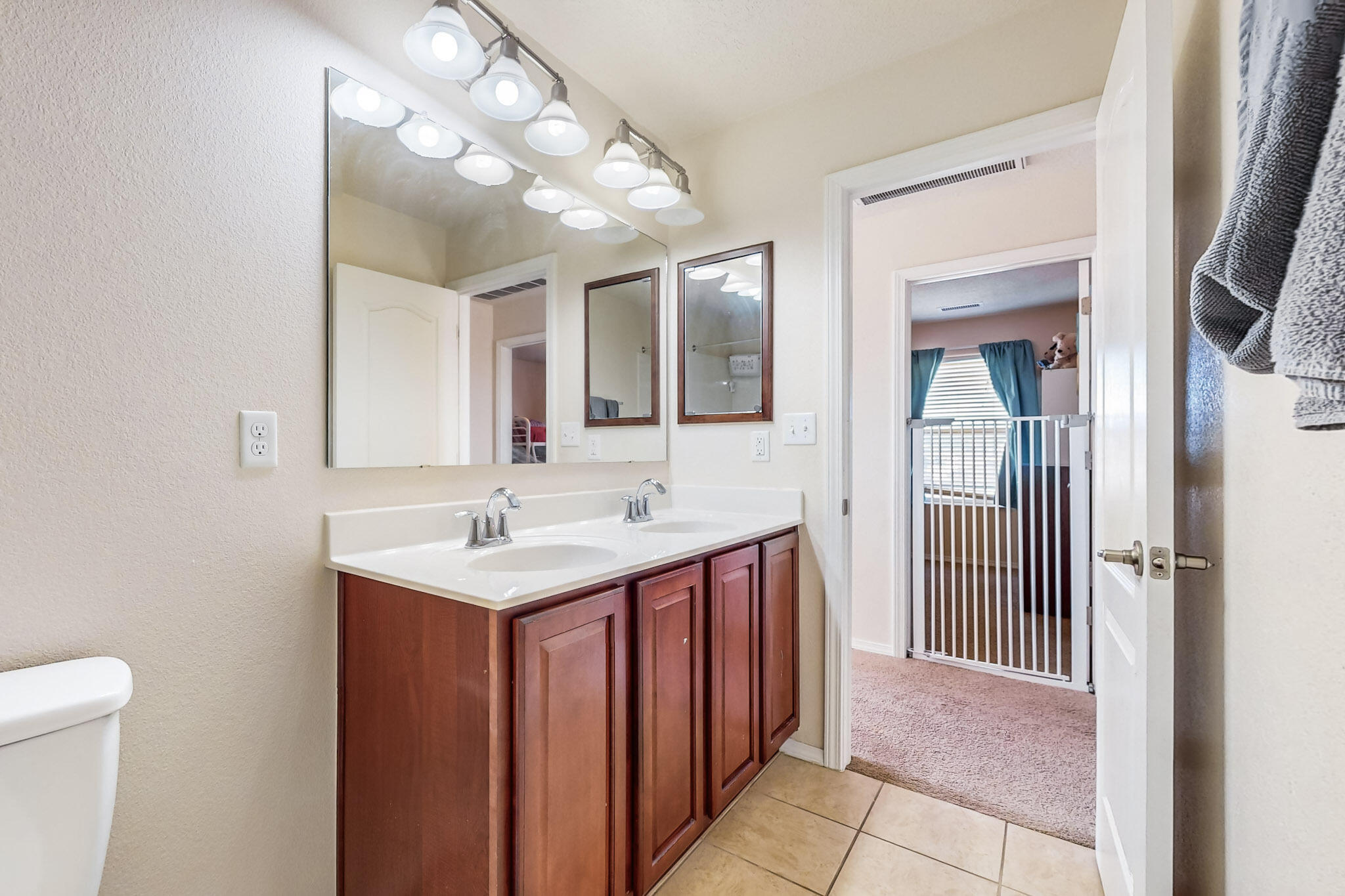 2223 VISTA DE COLINAS Drive SE
