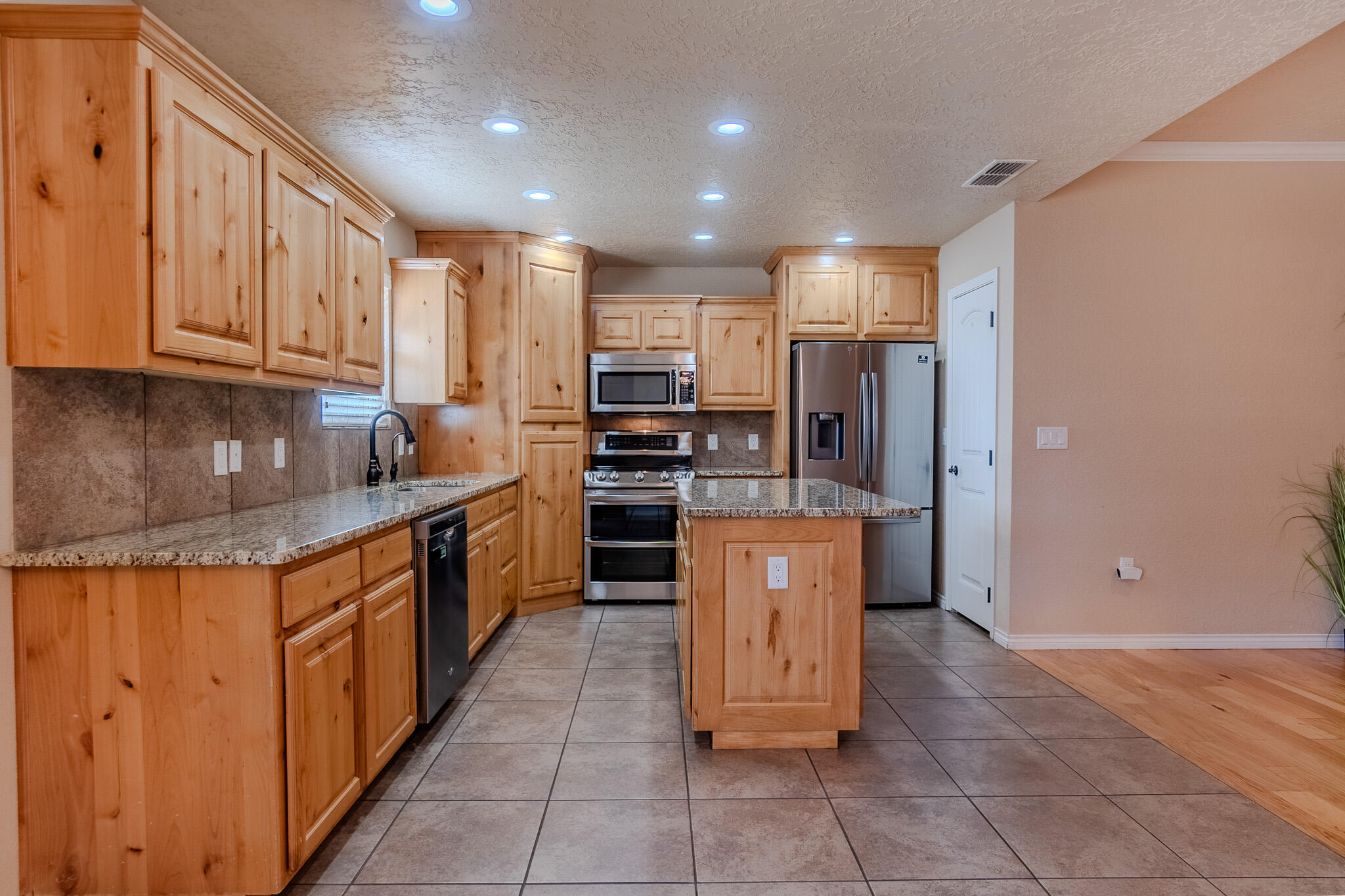2409 NORTHGLEN Drive