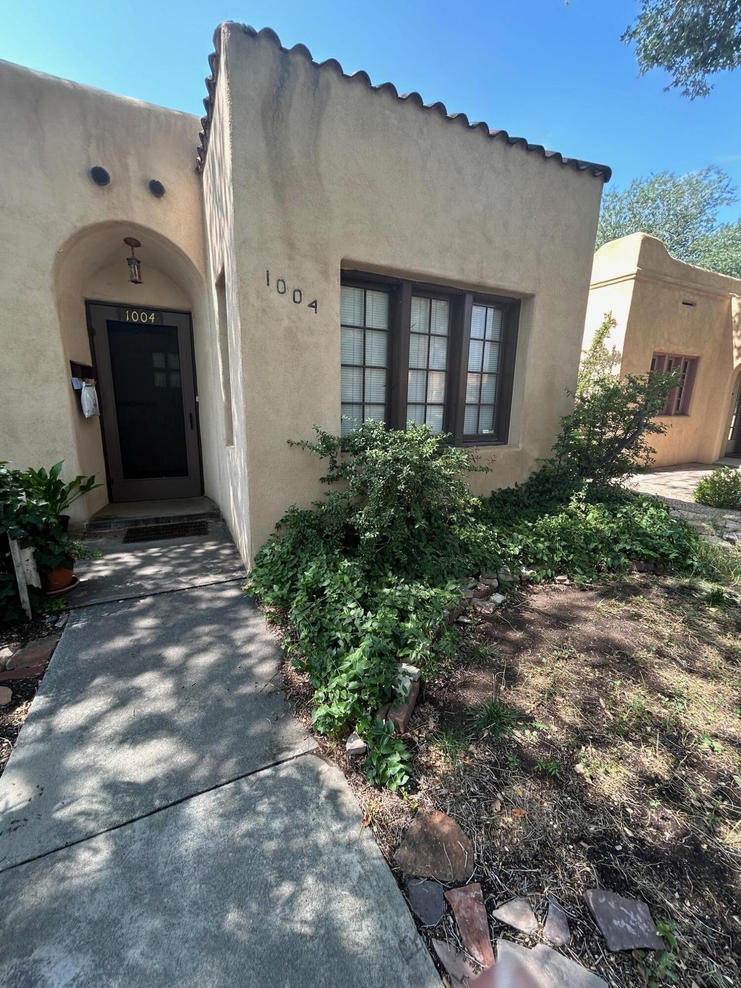 1004 MANZANO Court NW