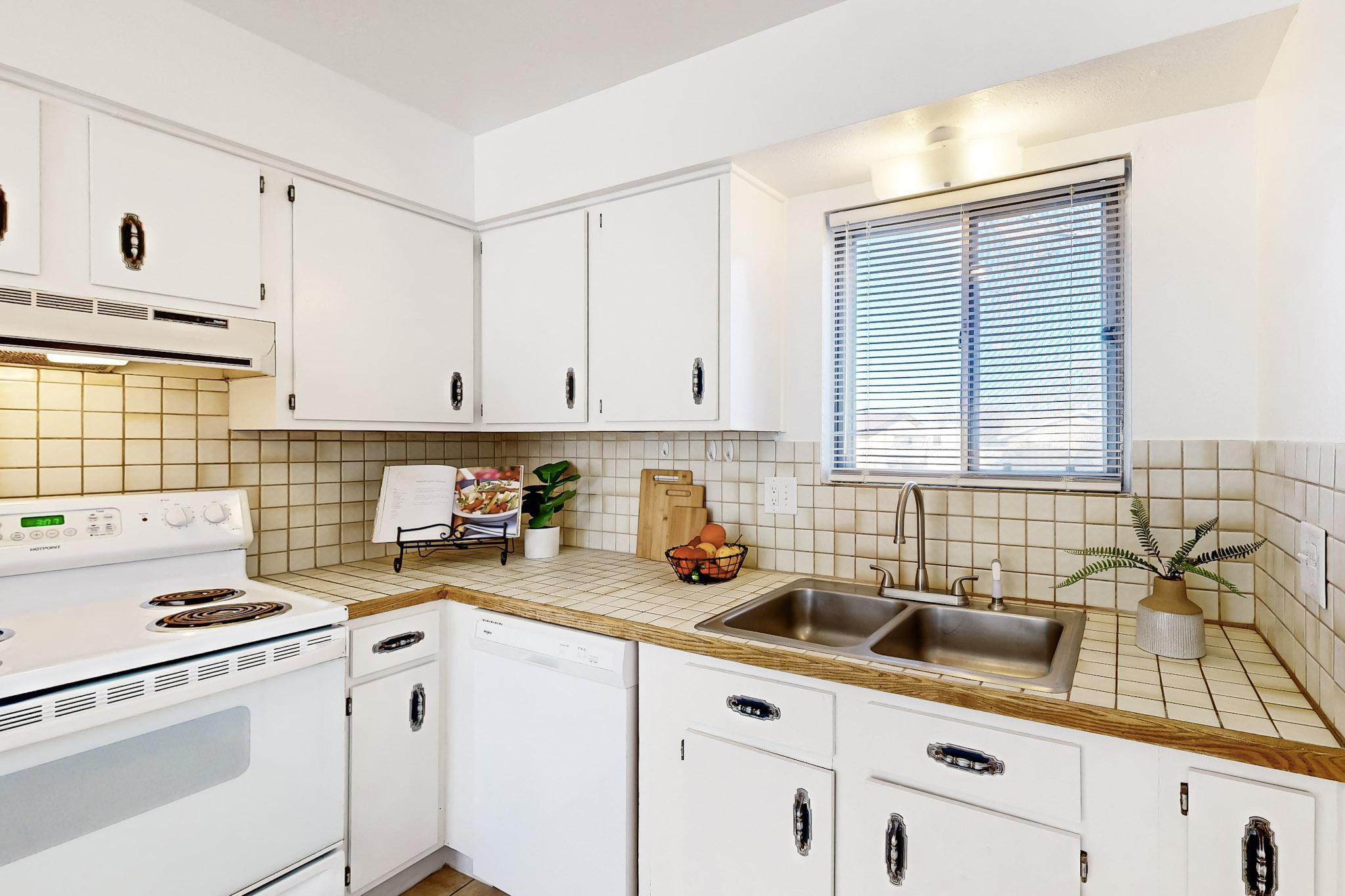 303 SANTA ELENA Road SE