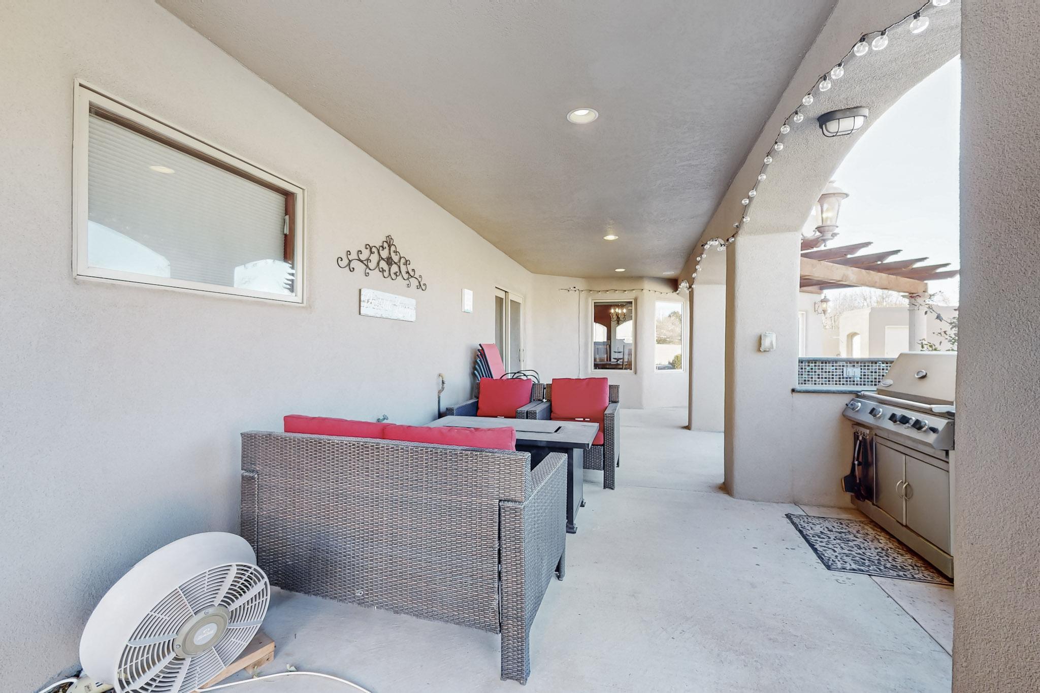 3932 BAY HILL Loop SE