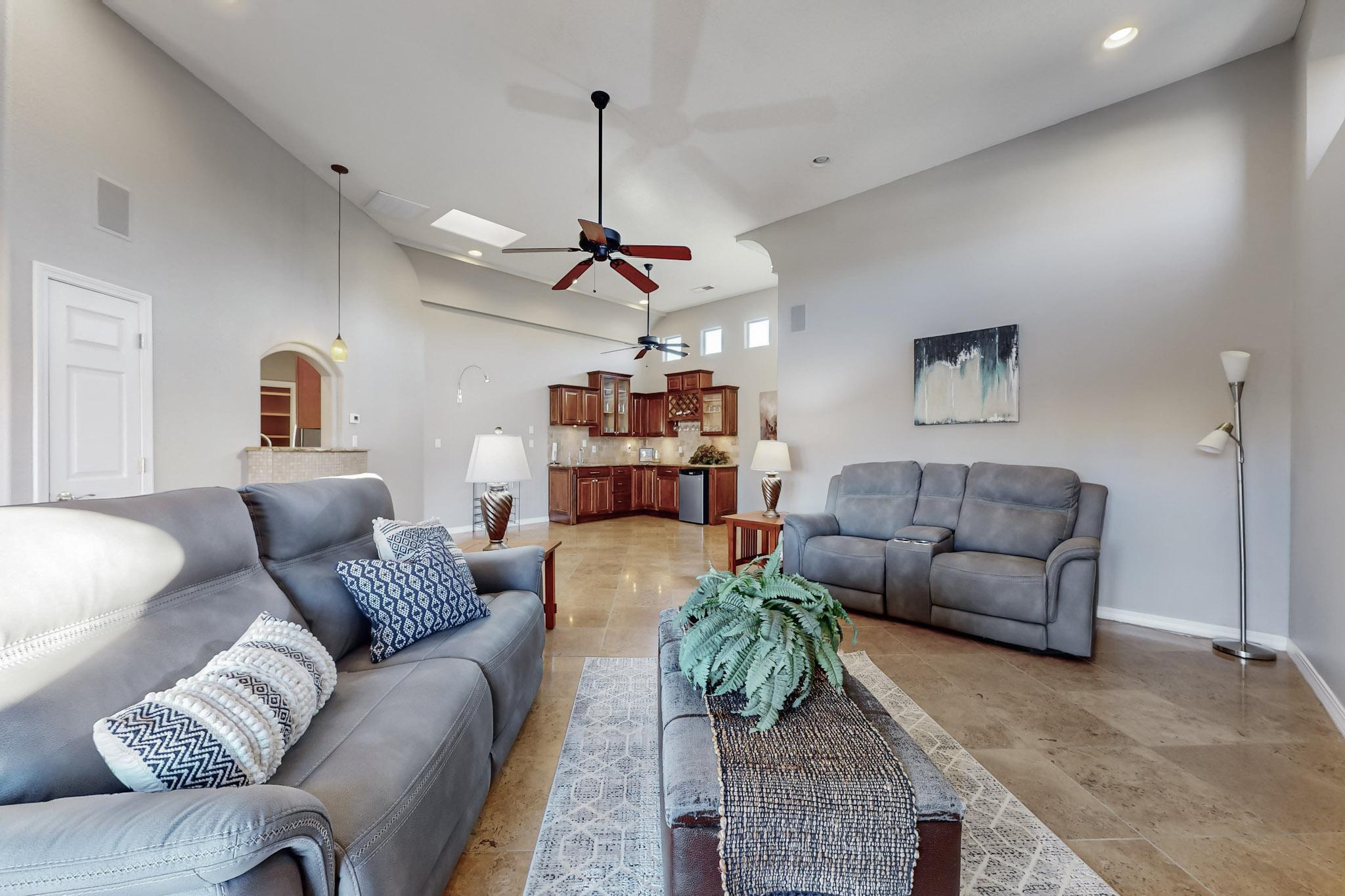 3932 BAY HILL Loop SE