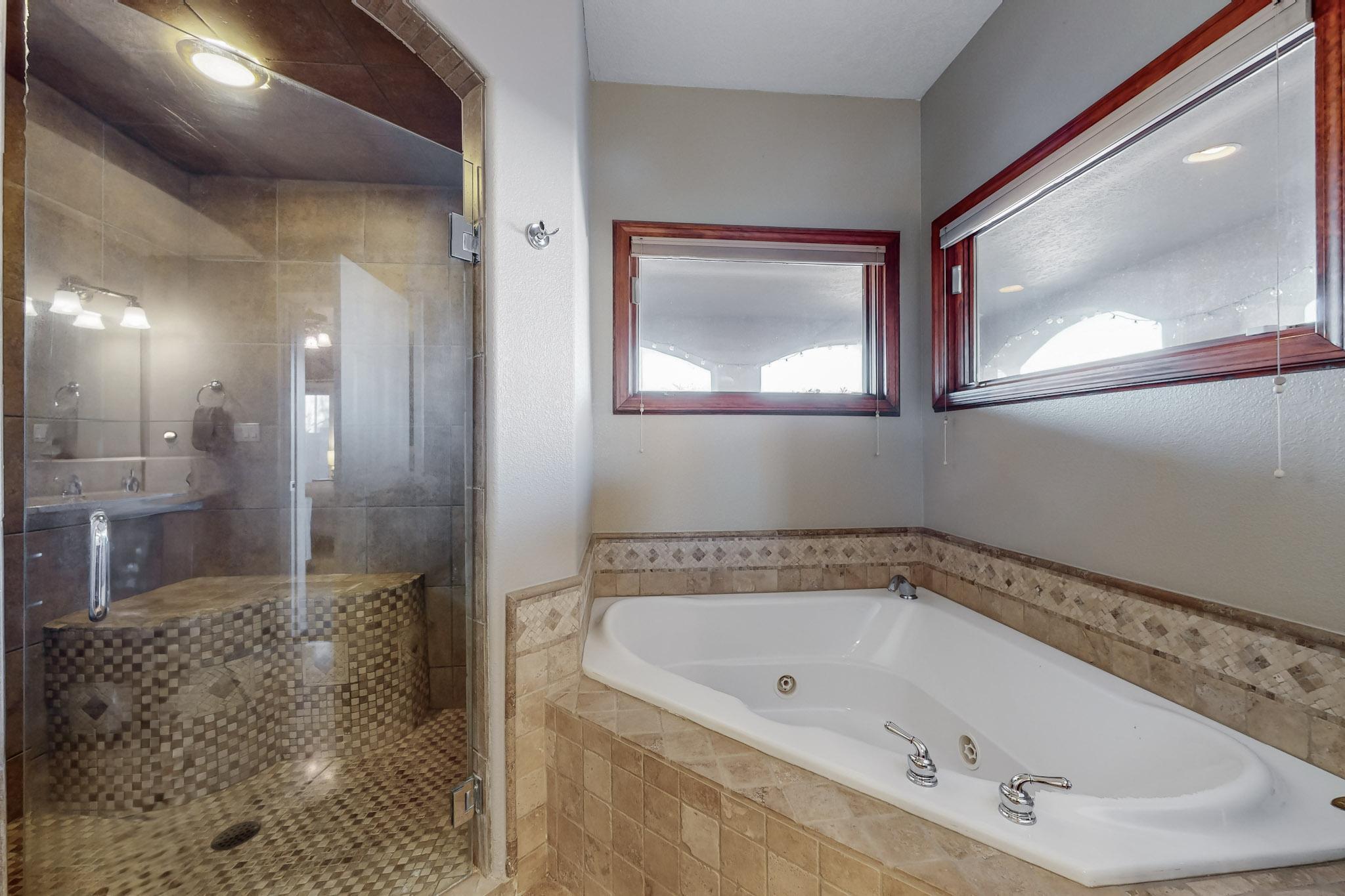 3932 BAY HILL Loop SE