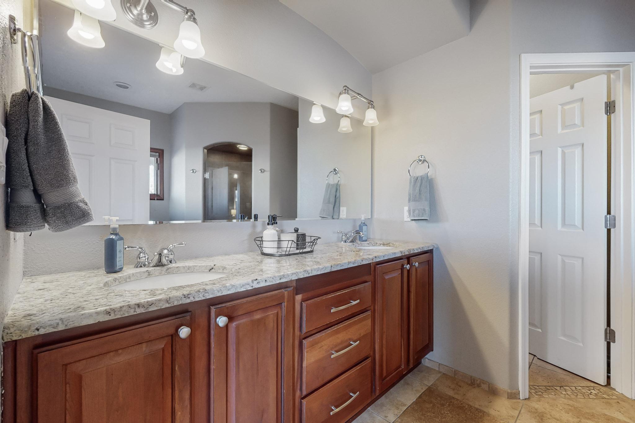 3932 BAY HILL Loop SE