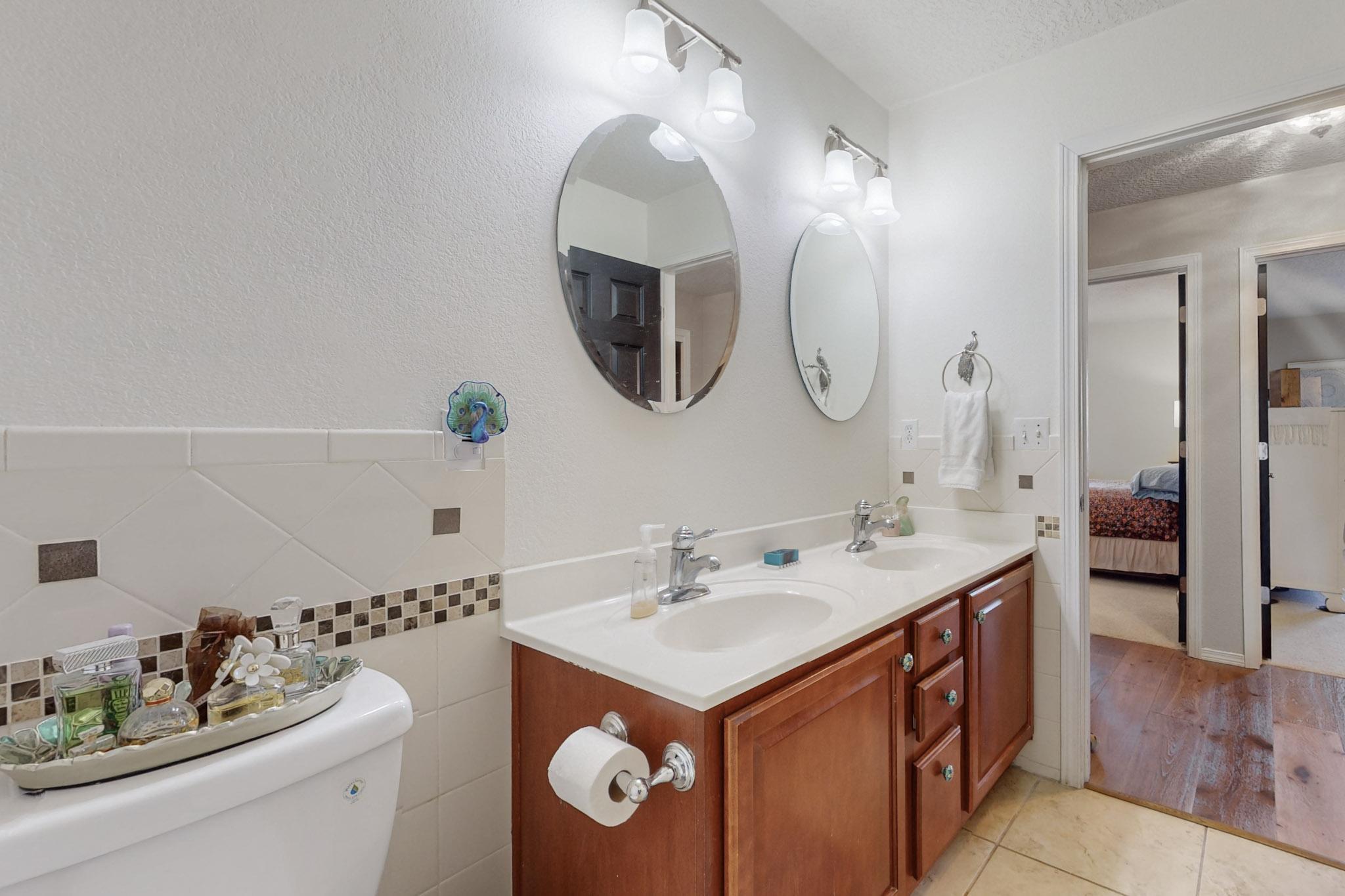 1001 FESTIVAL Court NW