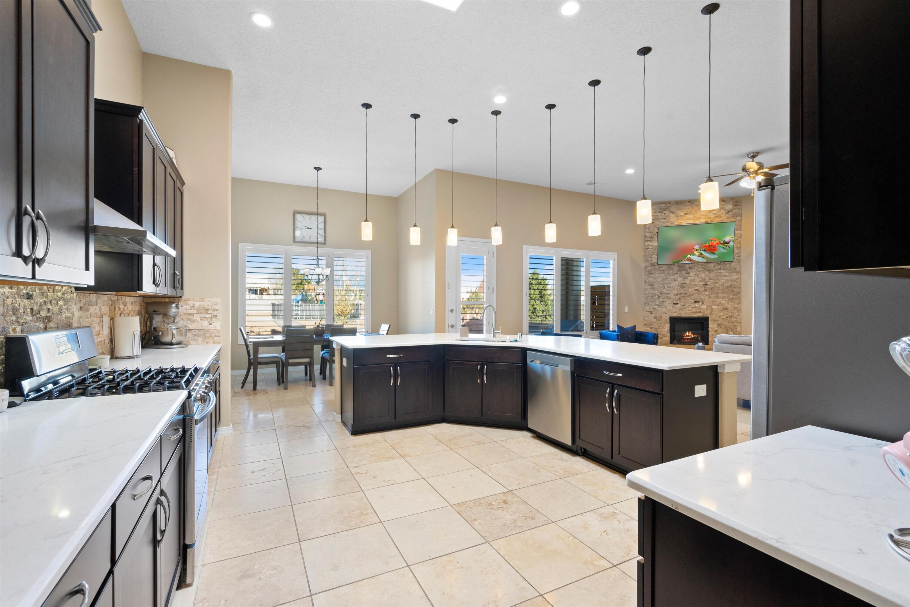 513 Monterrey Road NE