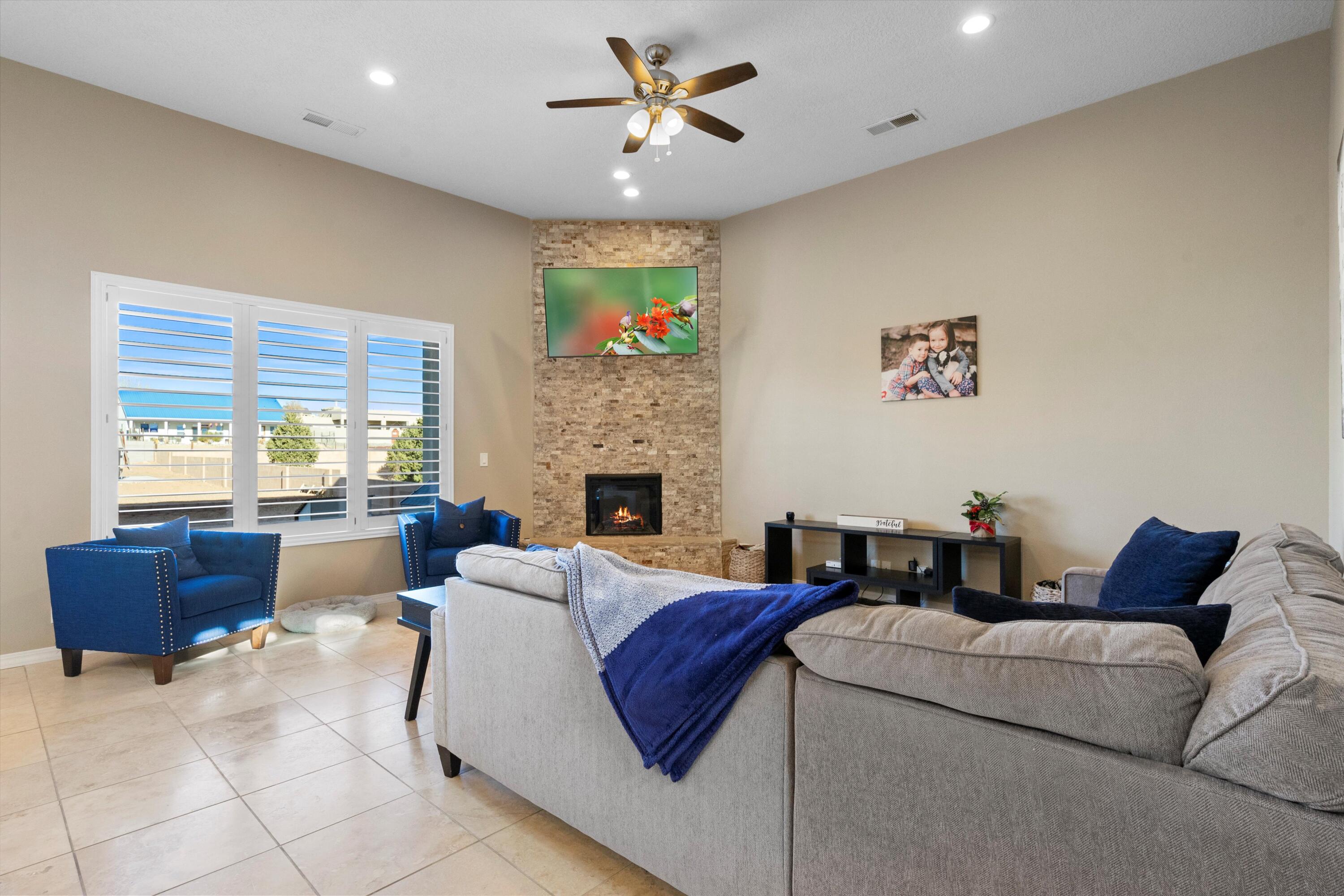 513 Monterrey Road NE