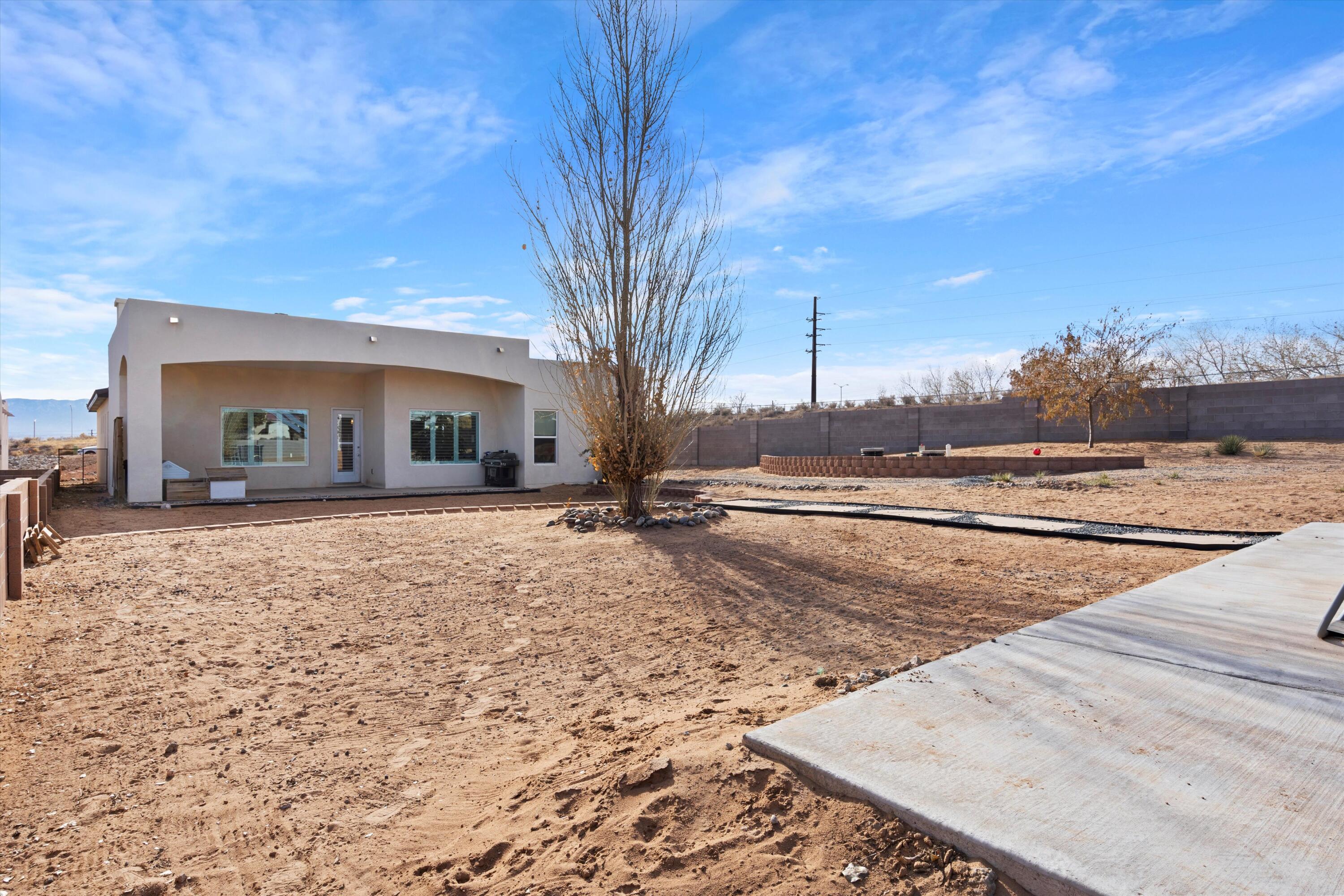 513 Monterrey Road NE