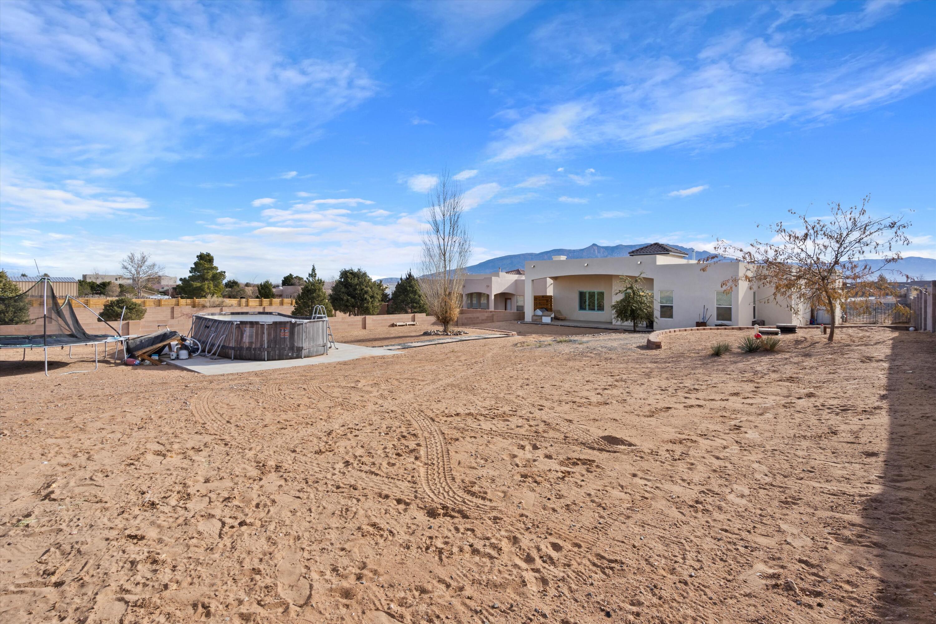 513 Monterrey Road NE