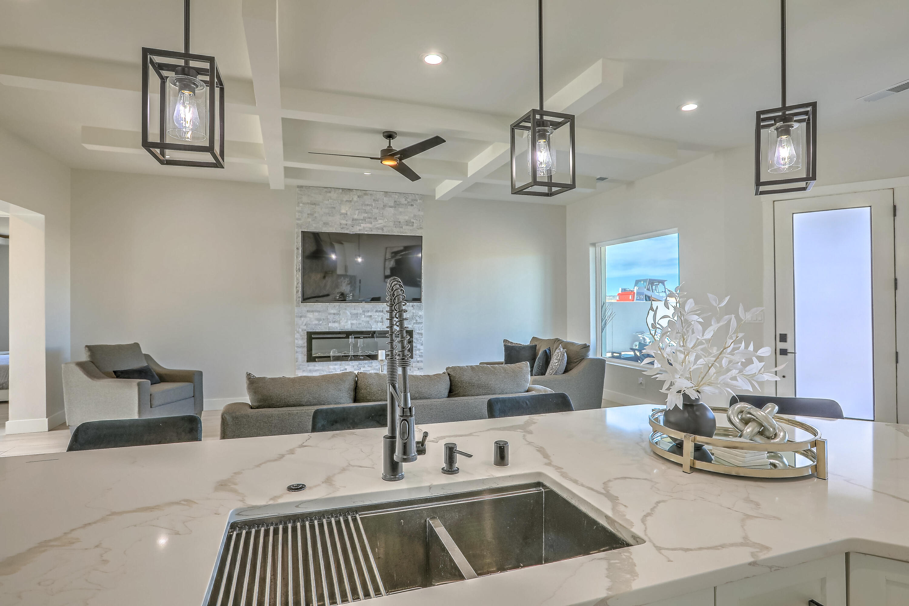 217 4TH Avenue SW