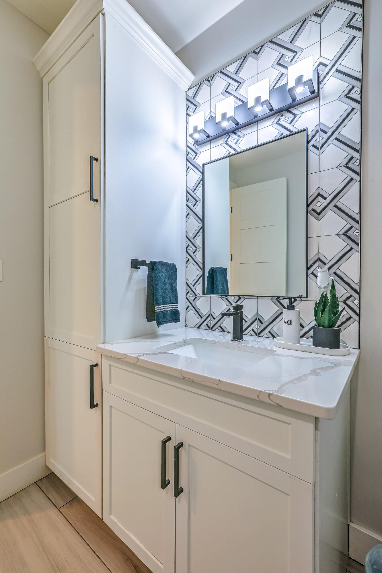 217 4TH Avenue SW