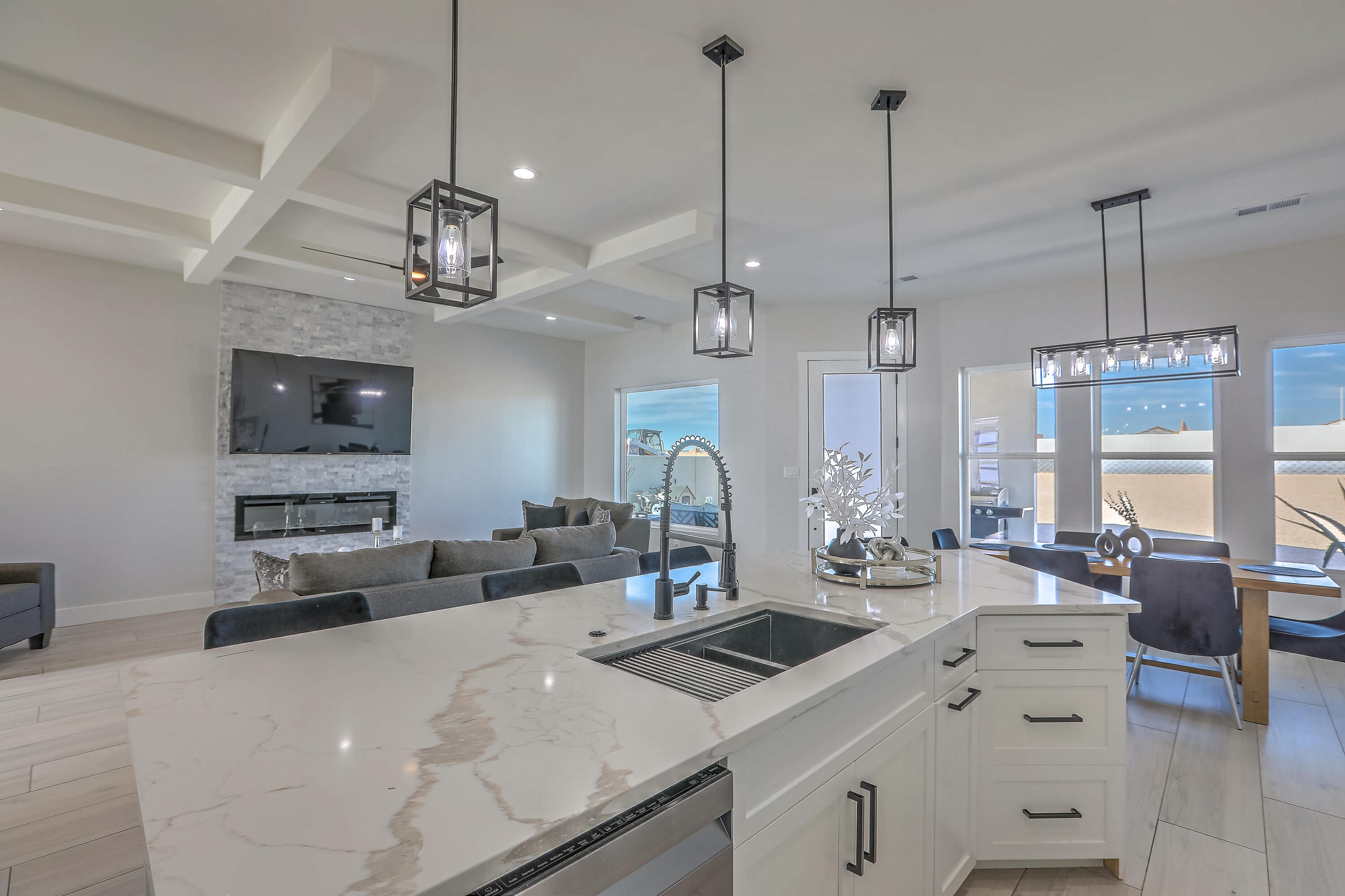 217 4TH Avenue SW