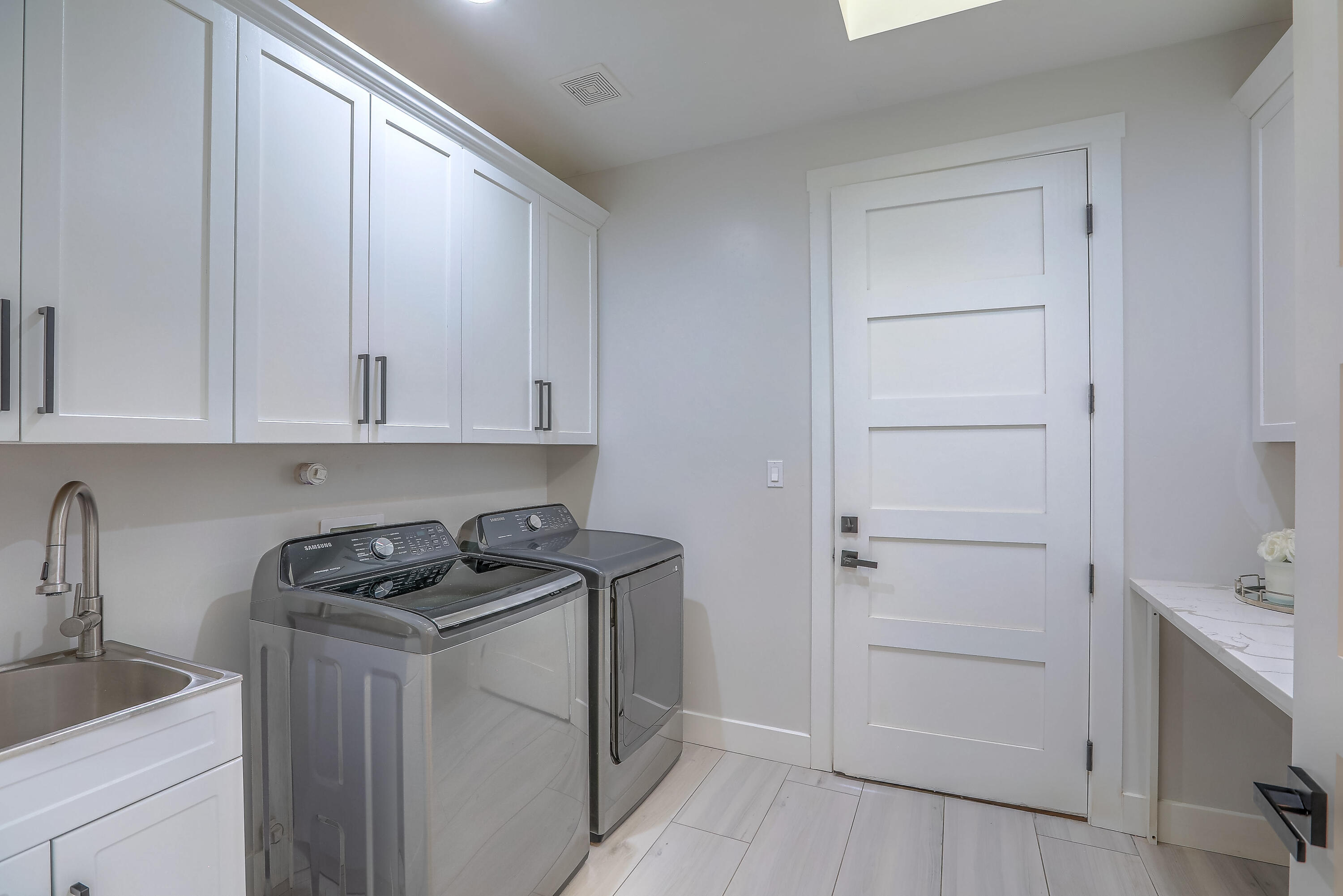 217 4TH Avenue SW