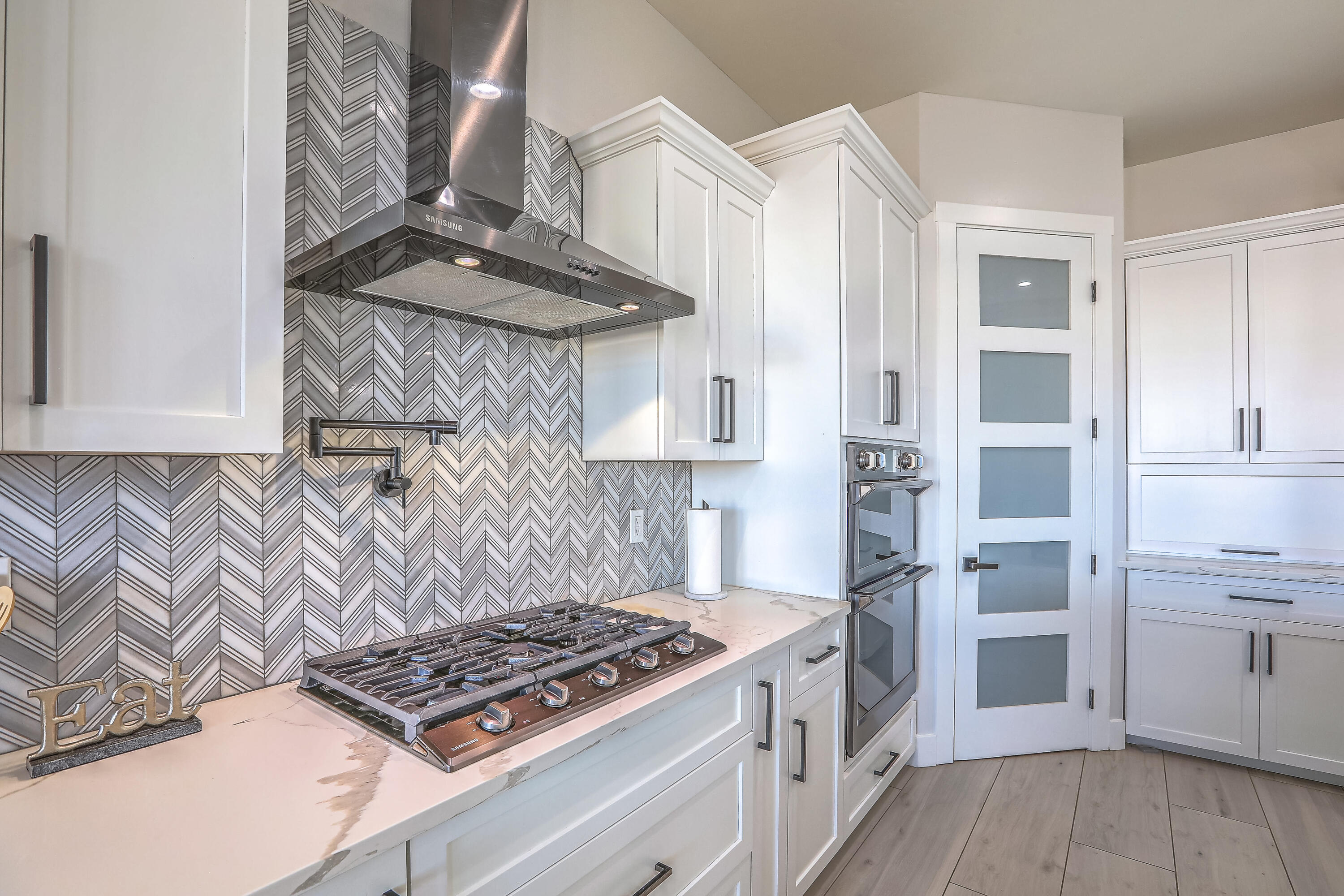 217 4TH Avenue SW