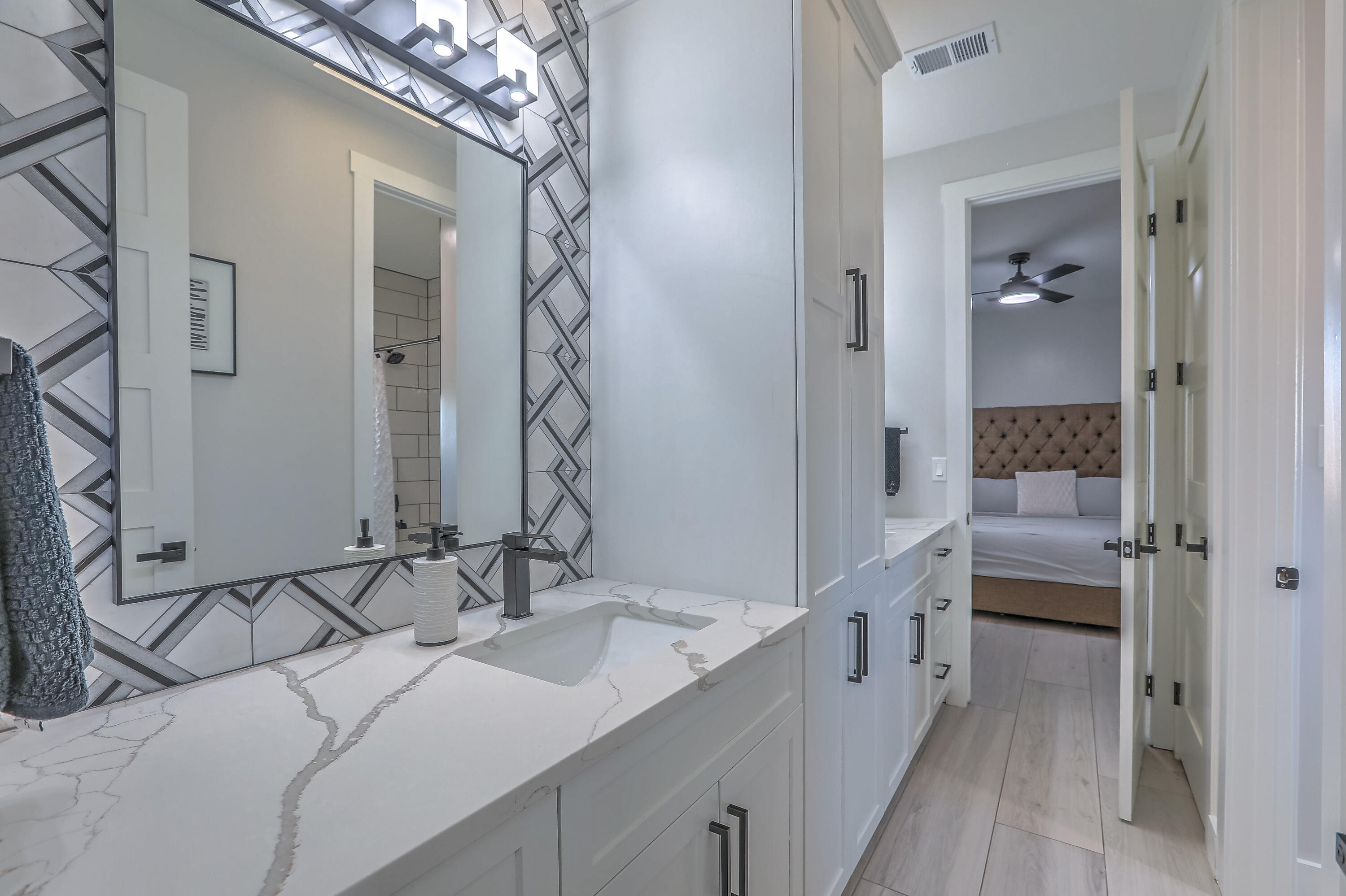217 4TH Avenue SW