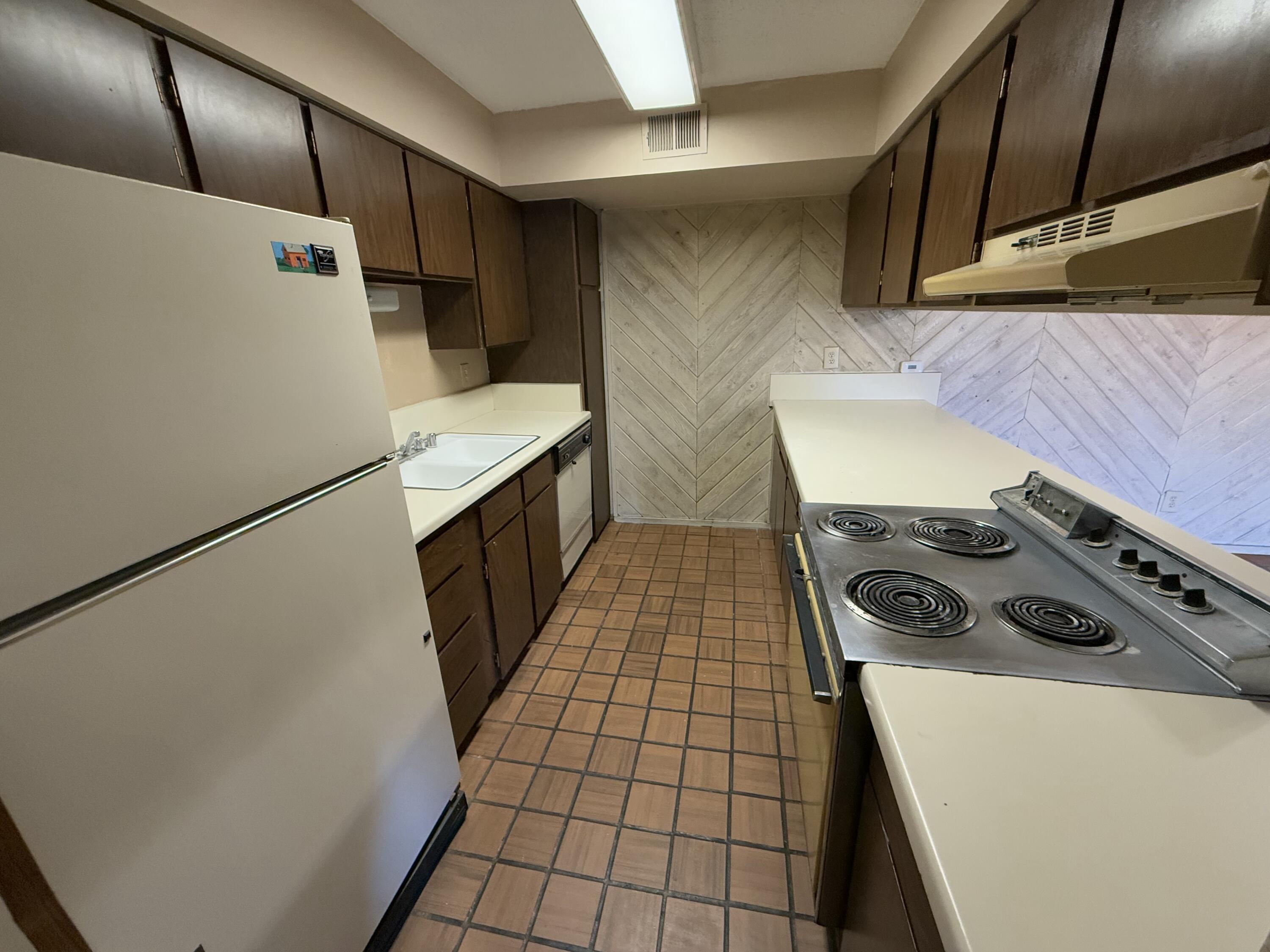 3831 MONTGOMERY Boulevard NE 422