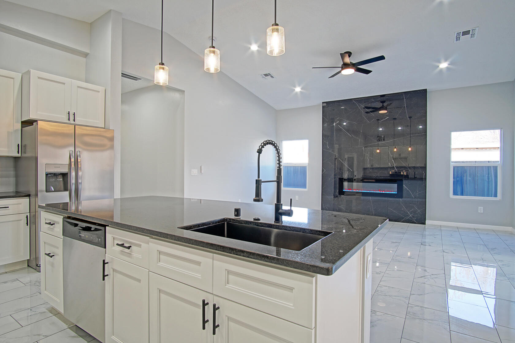 1242 VILLA ROSIE Court SW