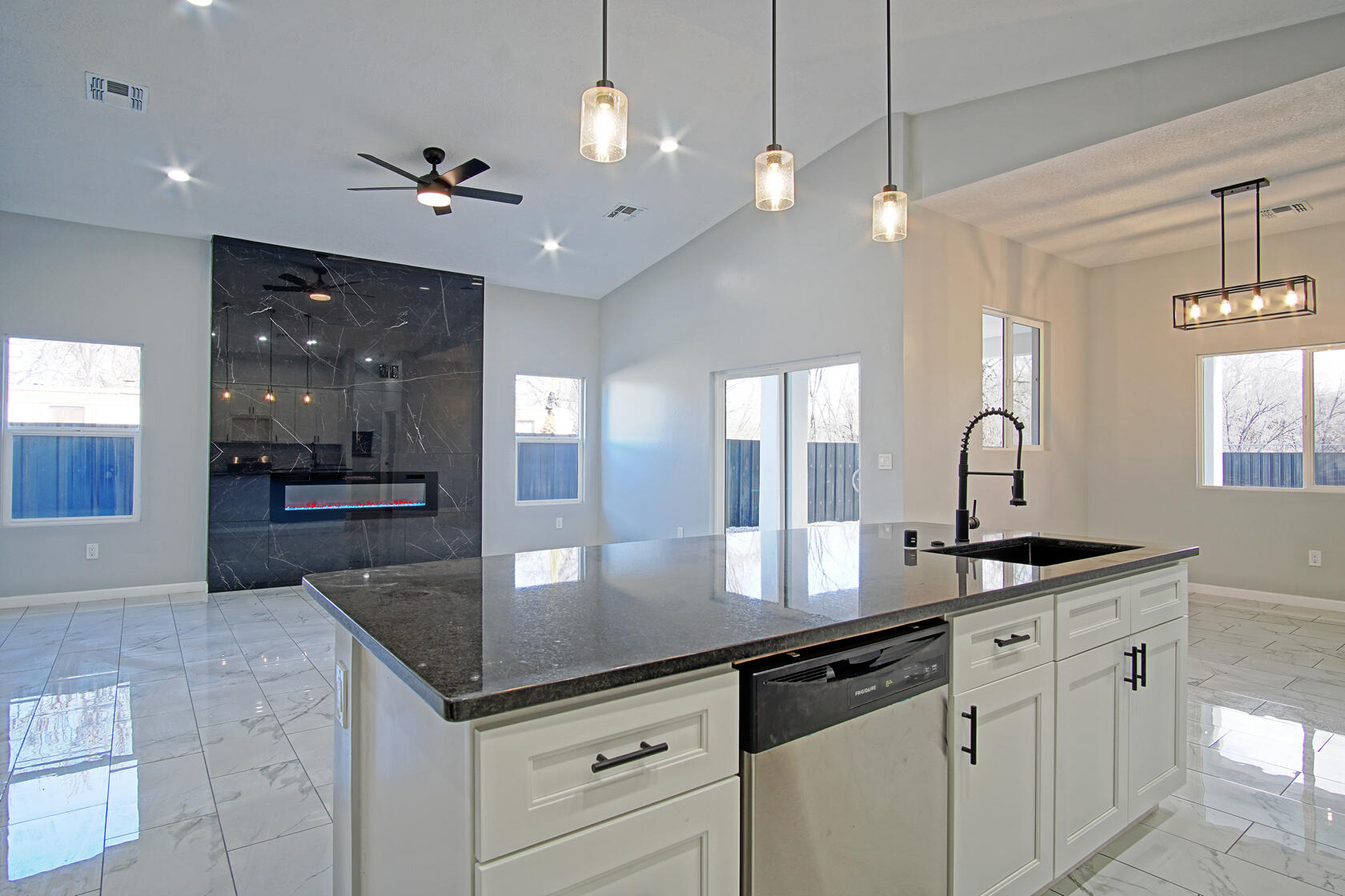 1242 VILLA ROSIE Court SW