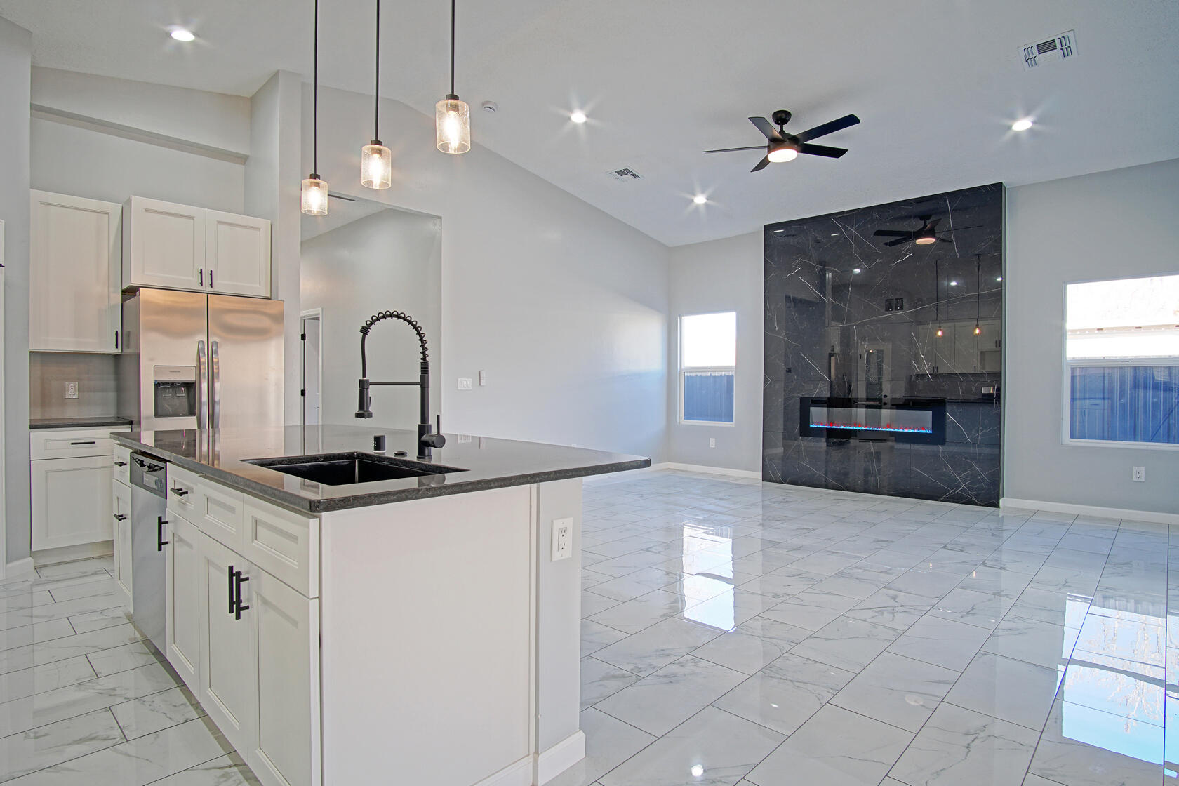 1242 VILLA ROSIE Court SW