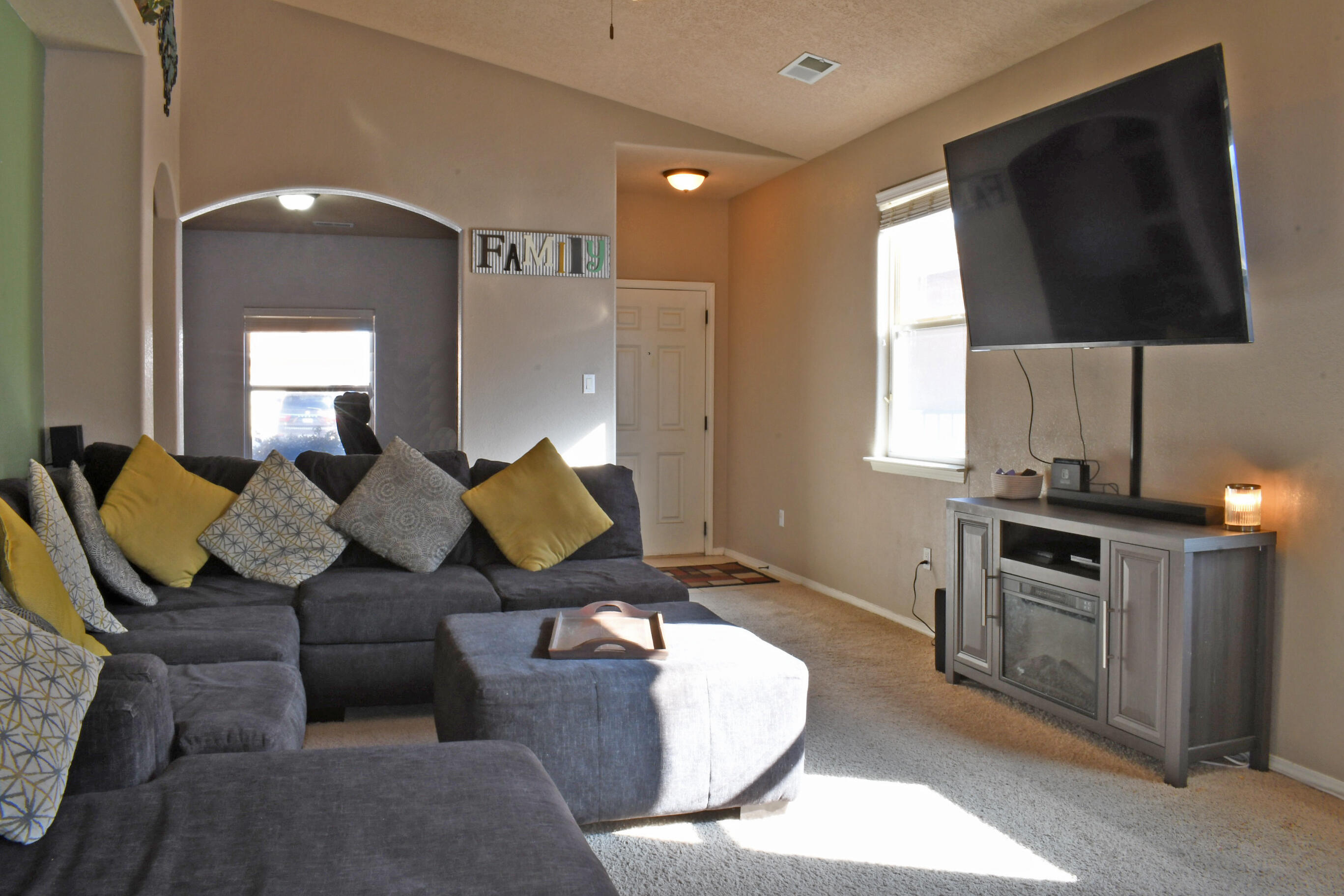 859 MOLTEN Place NW