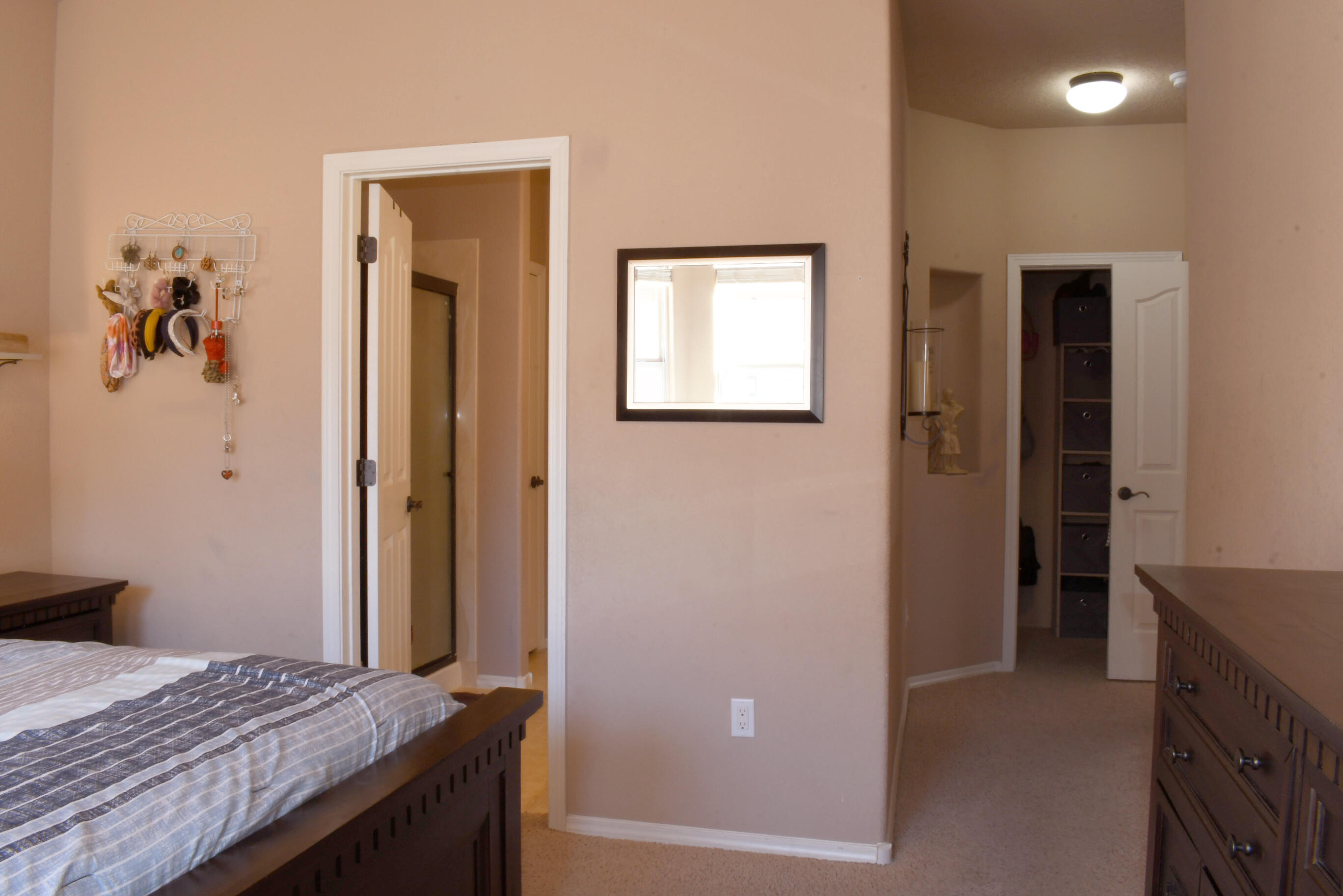 859 MOLTEN Place NW