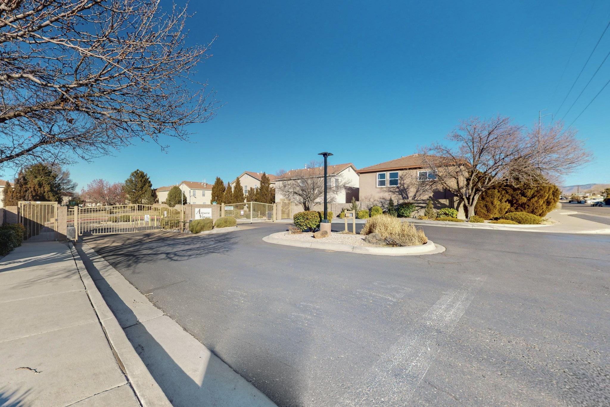 4320 Altura Vista Lane NE