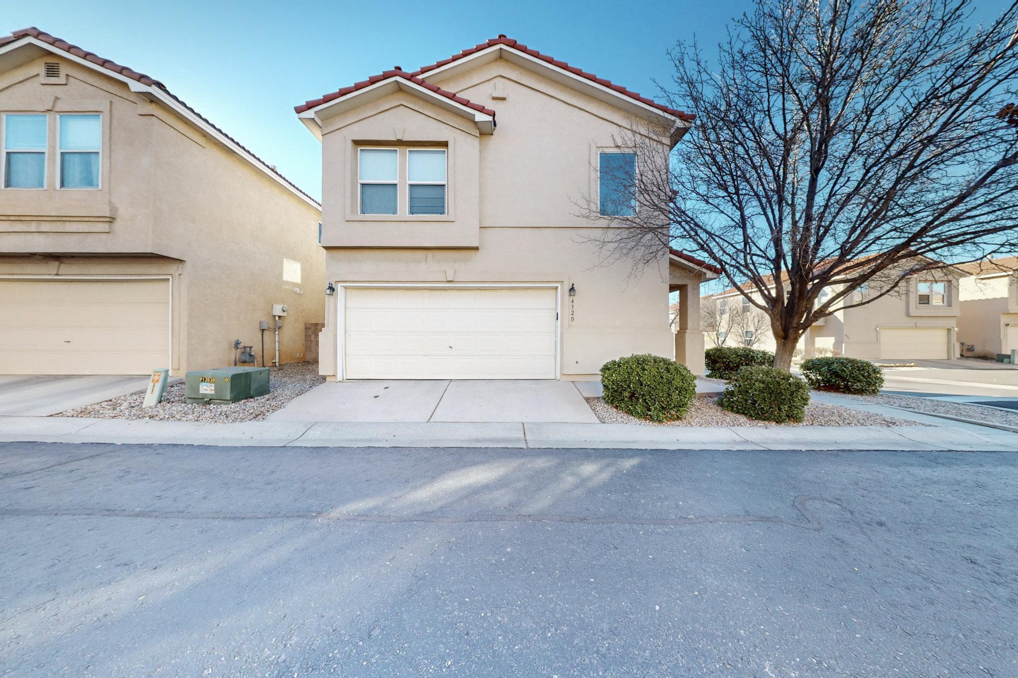 4320 Altura Vista Lane NE