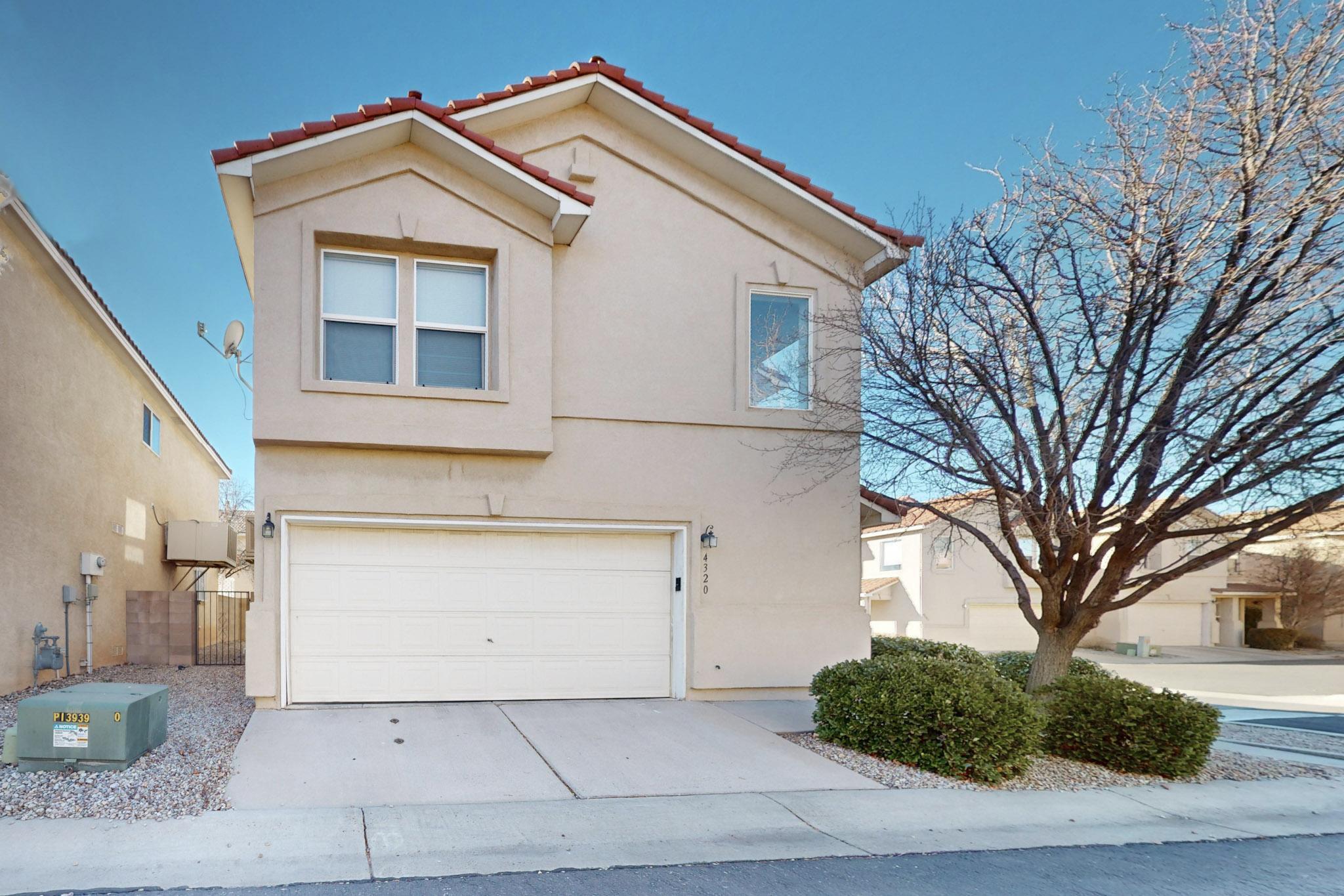 4320 Altura Vista Lane NE