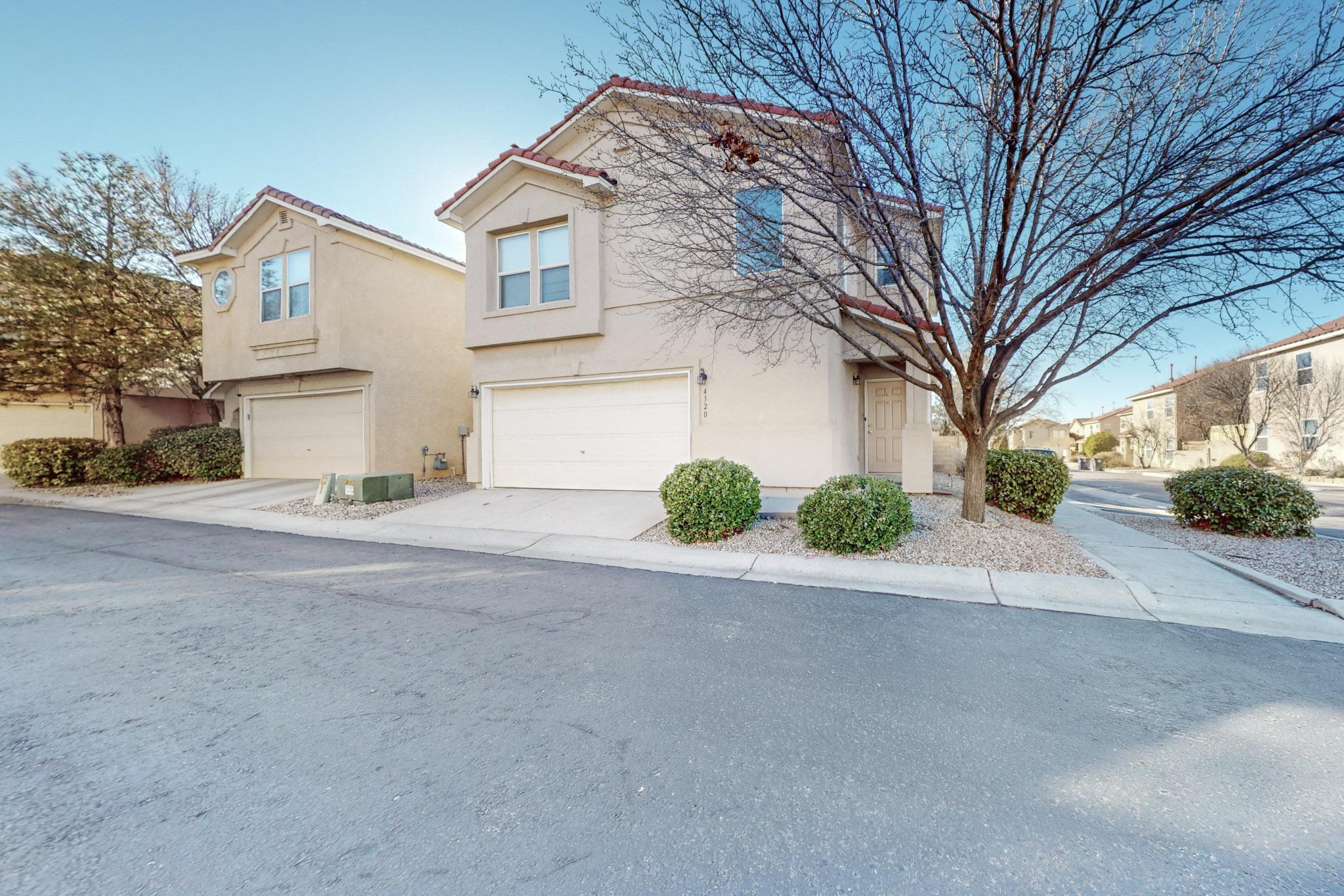 4320 Altura Vista Lane NE
