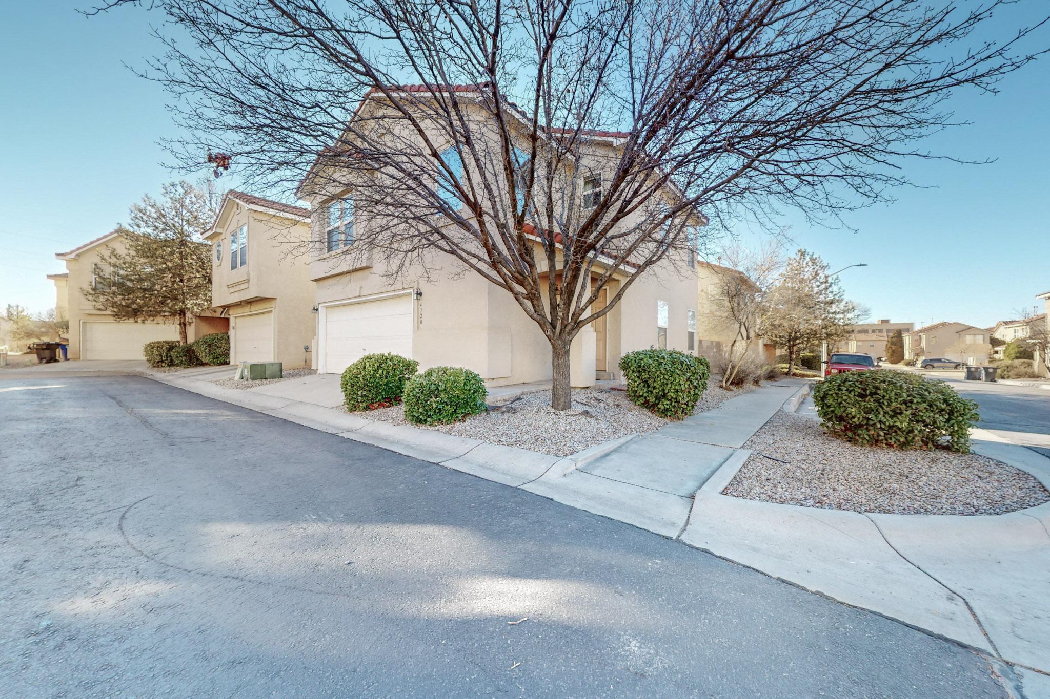 4320 Altura Vista Lane NE
