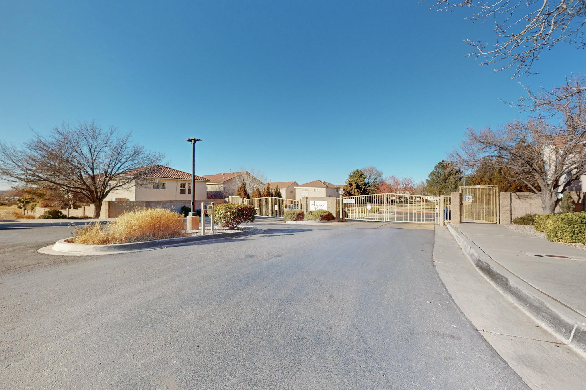 4320 Altura Vista Lane NE