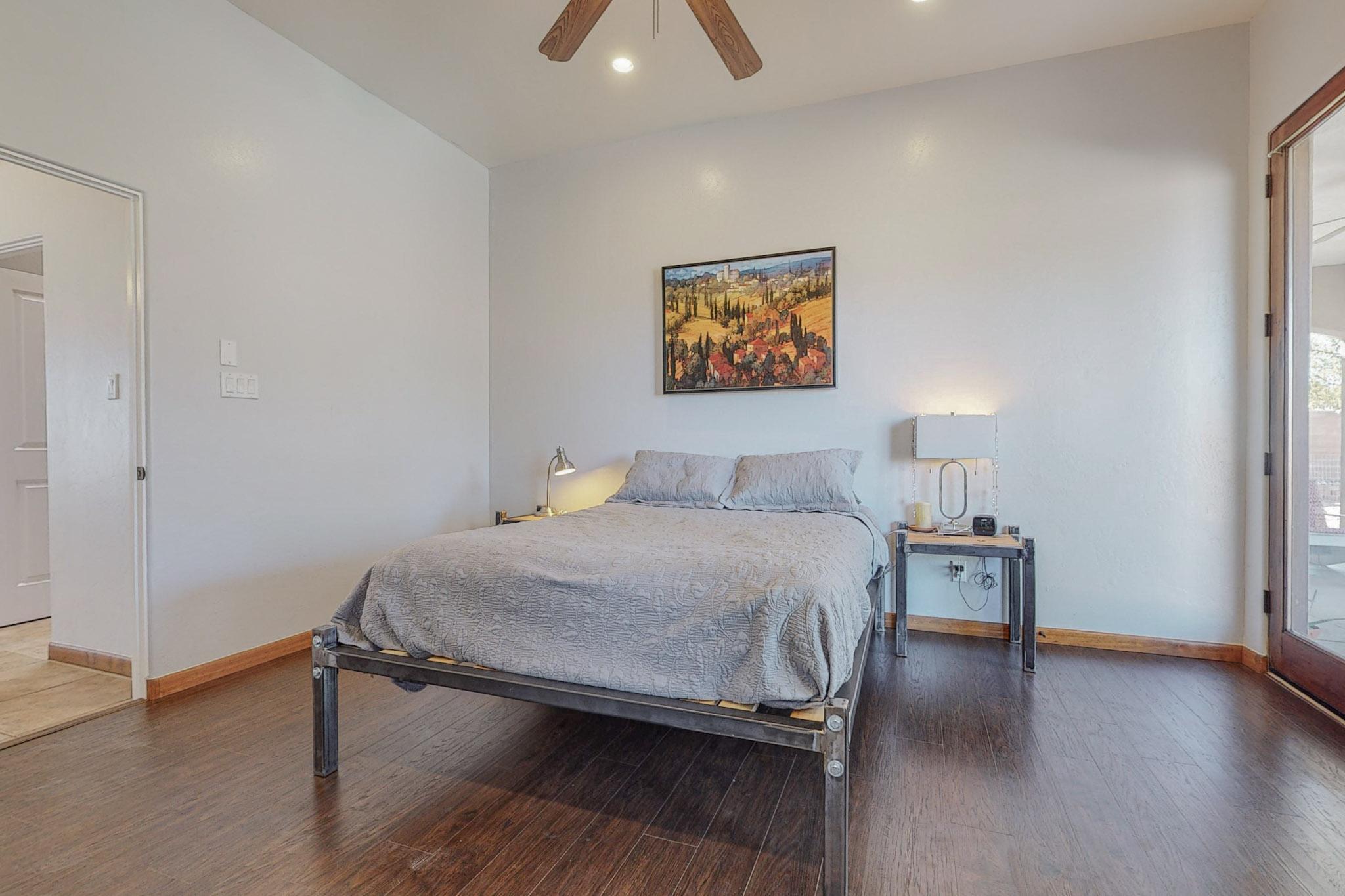 733 SONORA Road NE