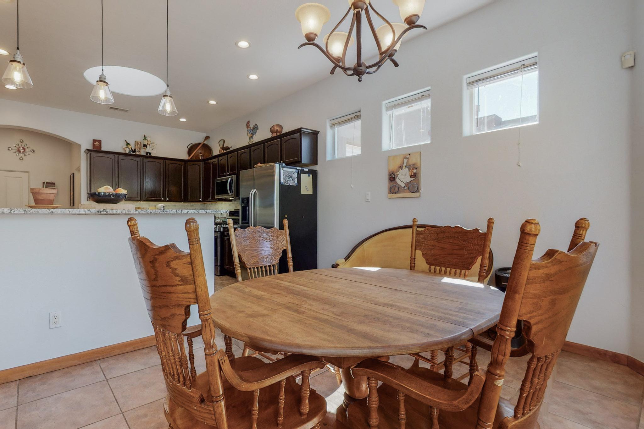 733 SONORA Road NE