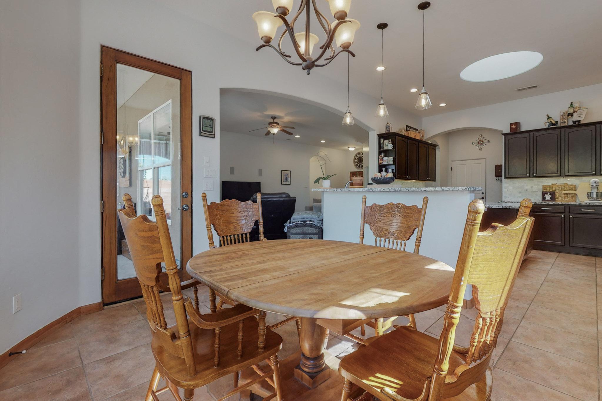 733 SONORA Road NE