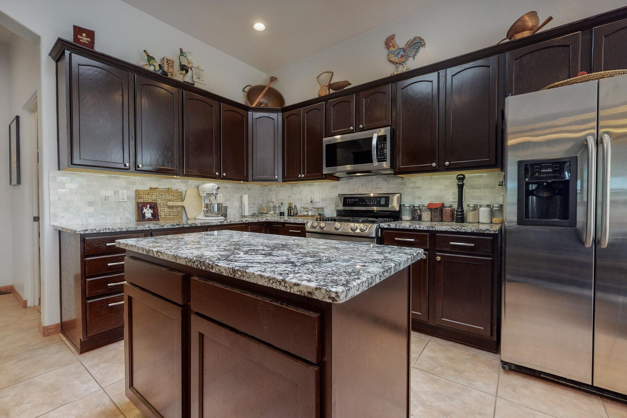 733 SONORA Road NE