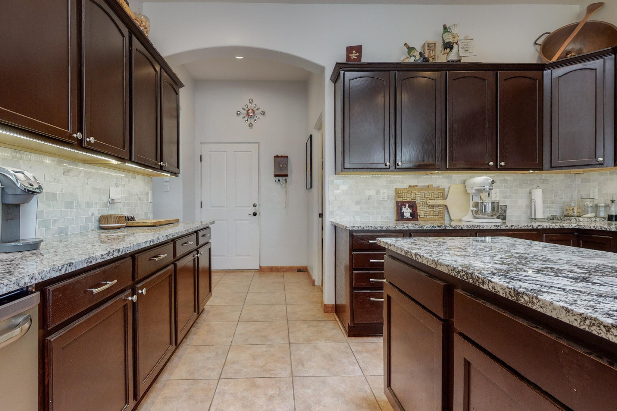 733 SONORA Road NE