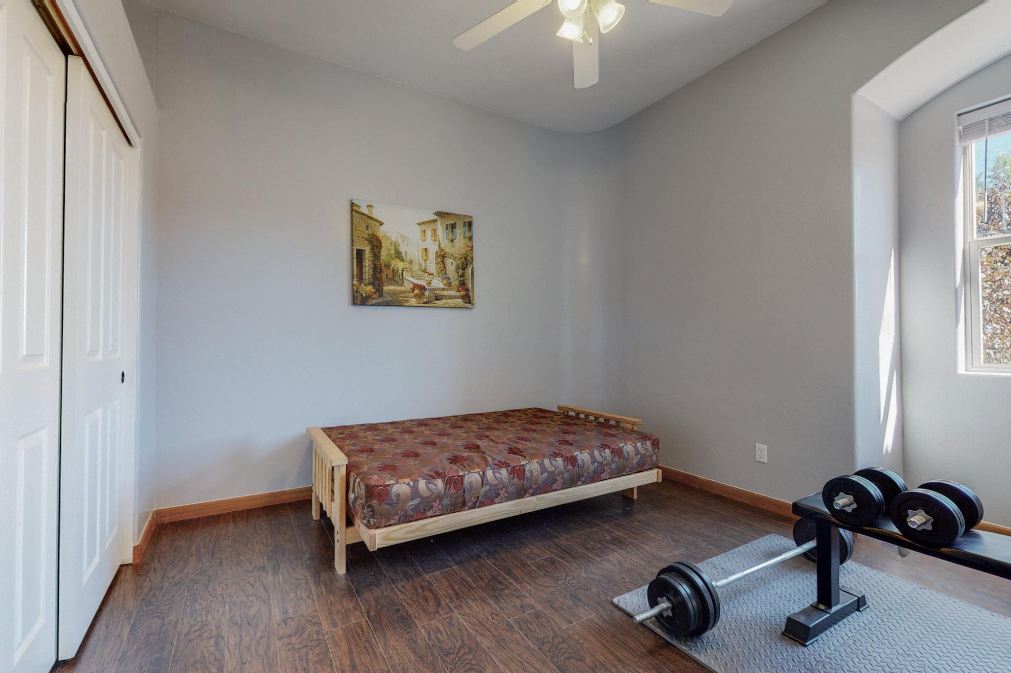 733 SONORA Road NE