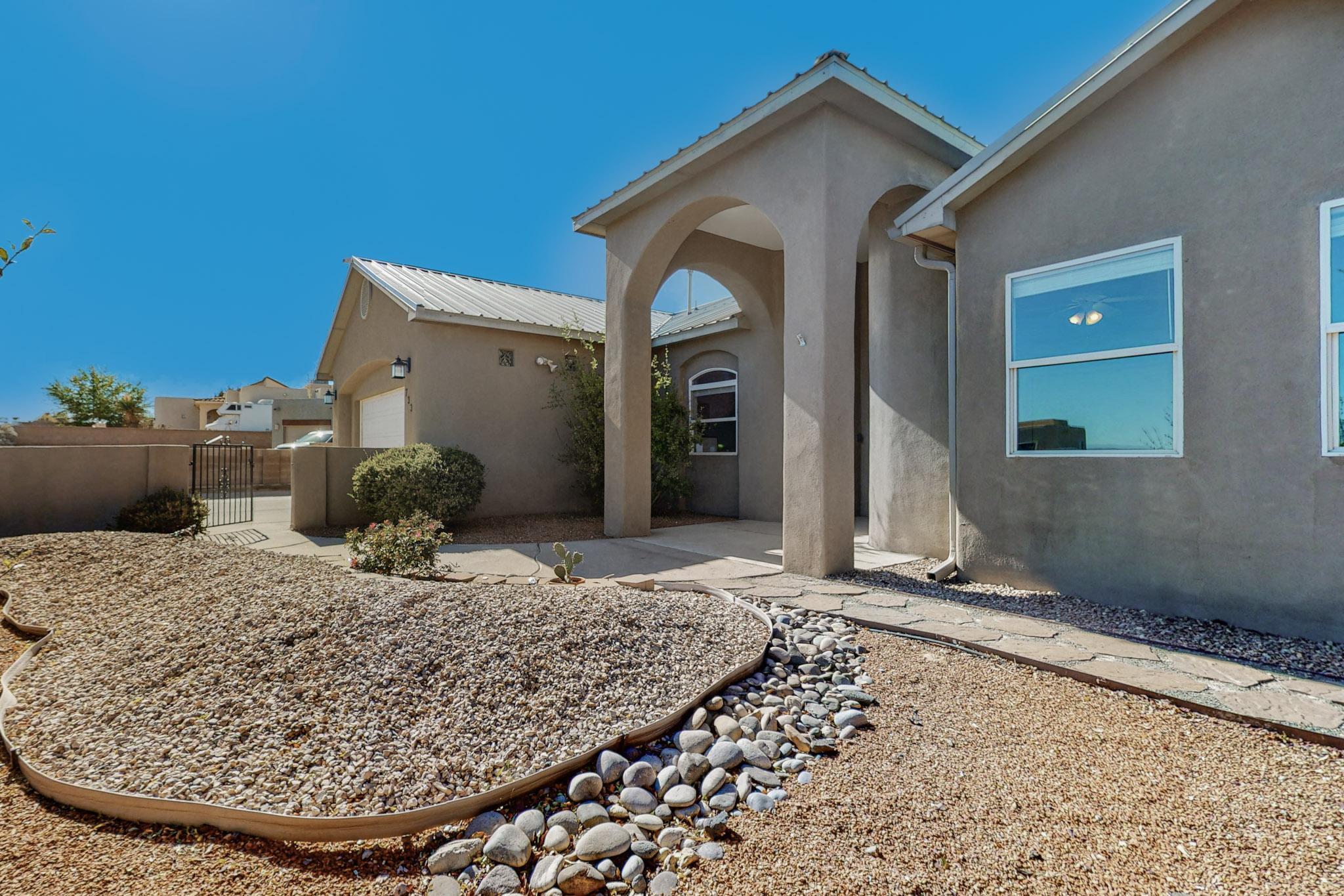 733 SONORA Road NE