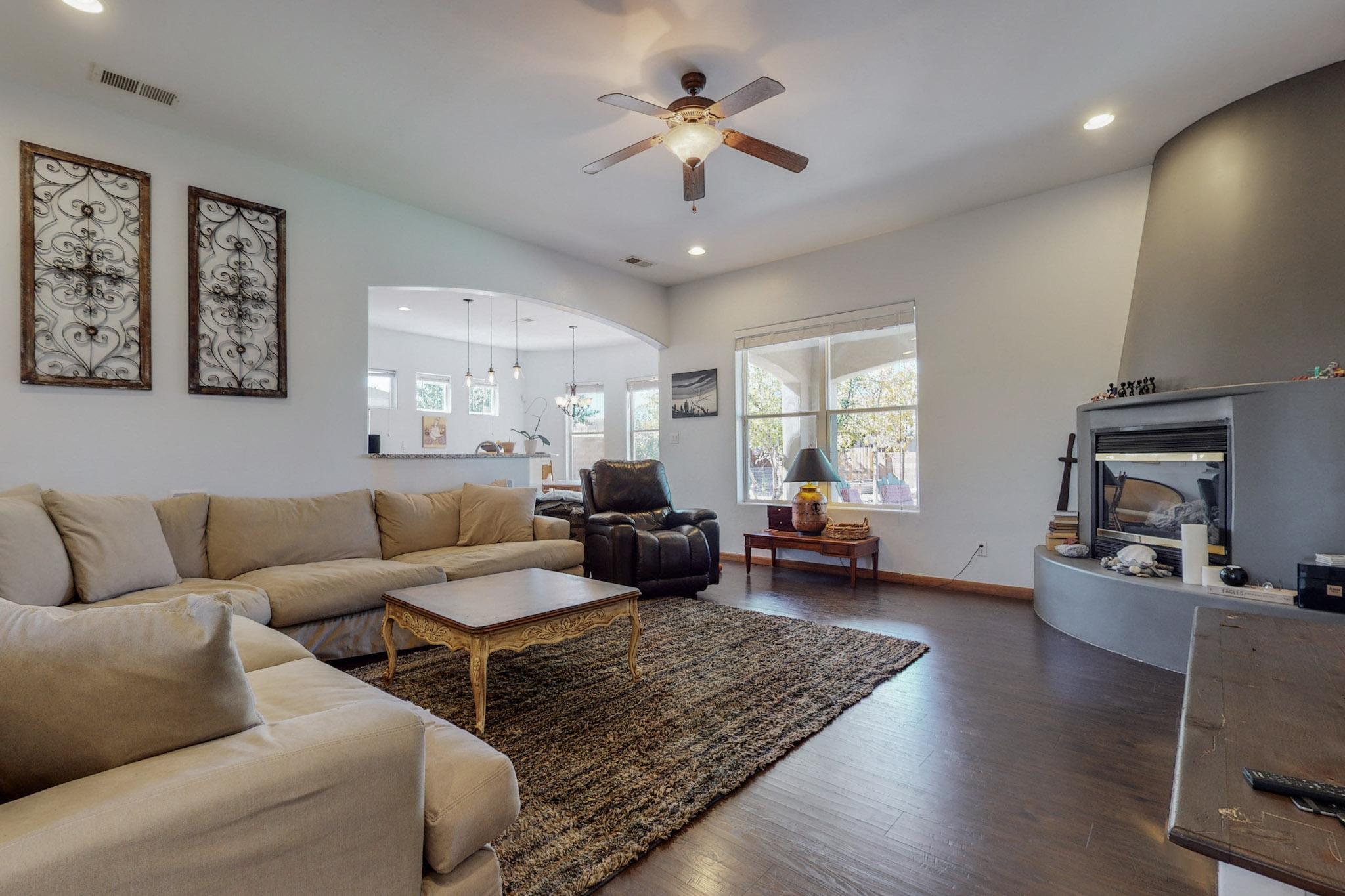733 SONORA Road NE