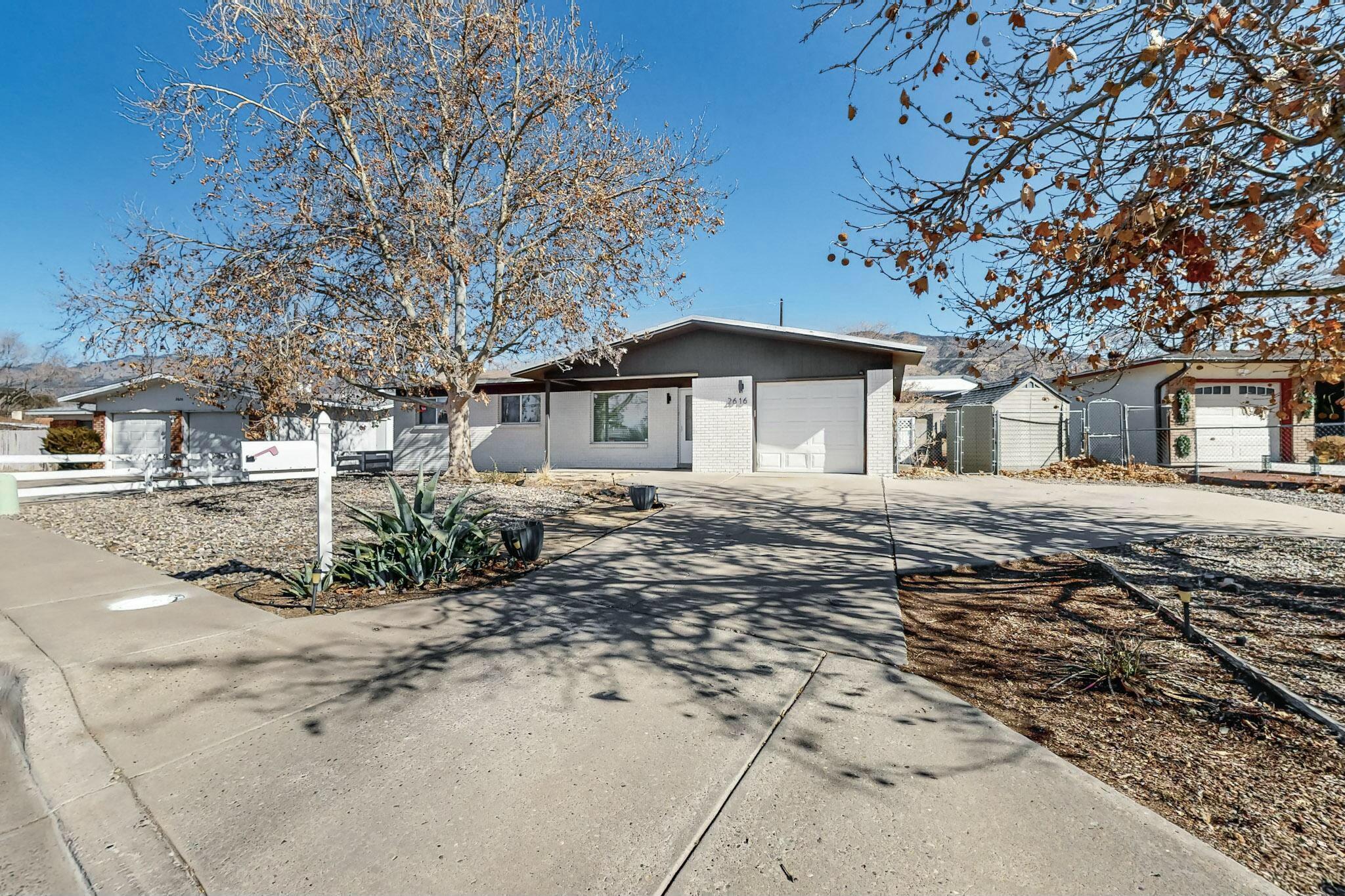 2616 HIAWATHA Drive NE