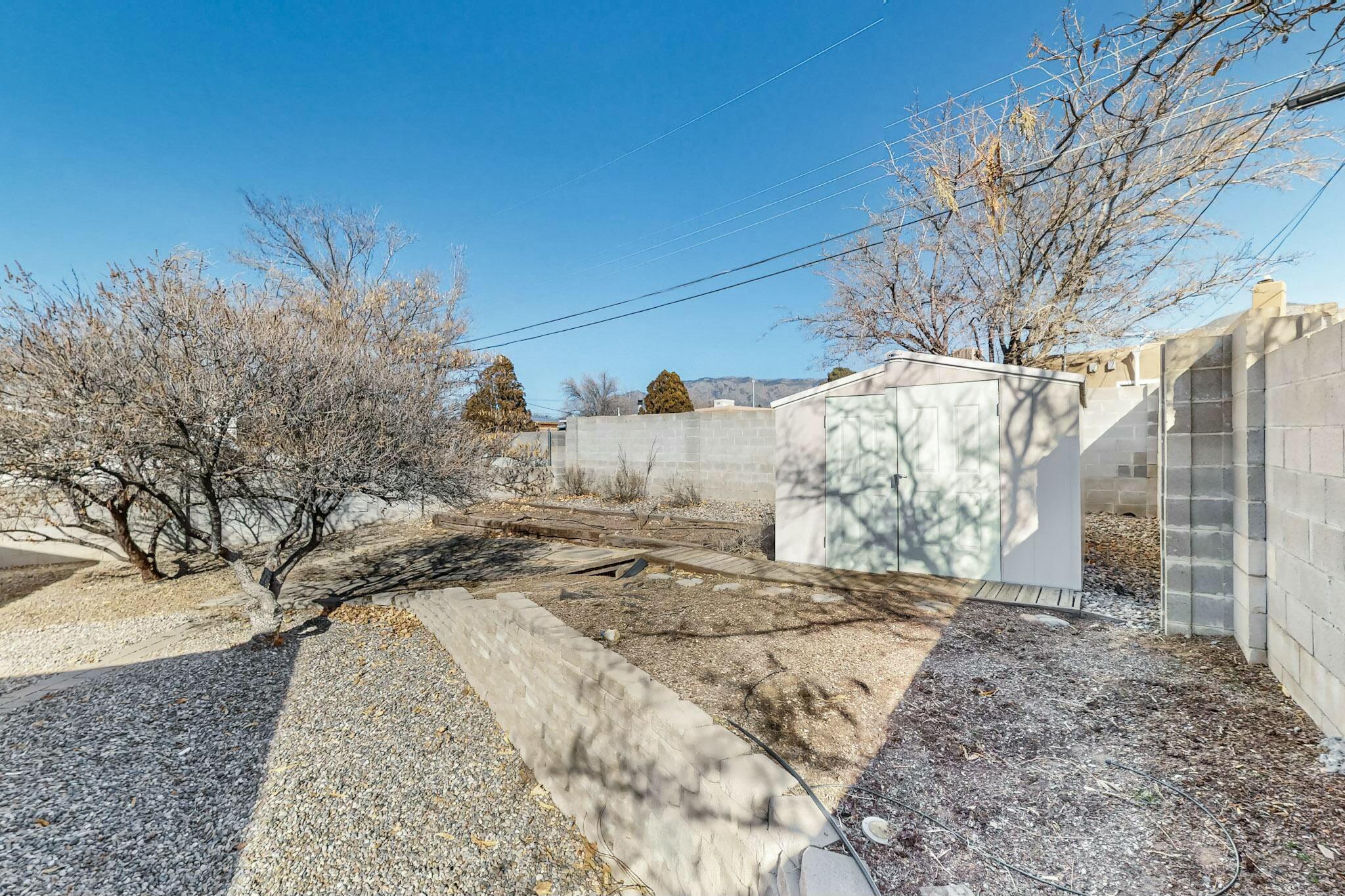 2616 HIAWATHA Drive NE
