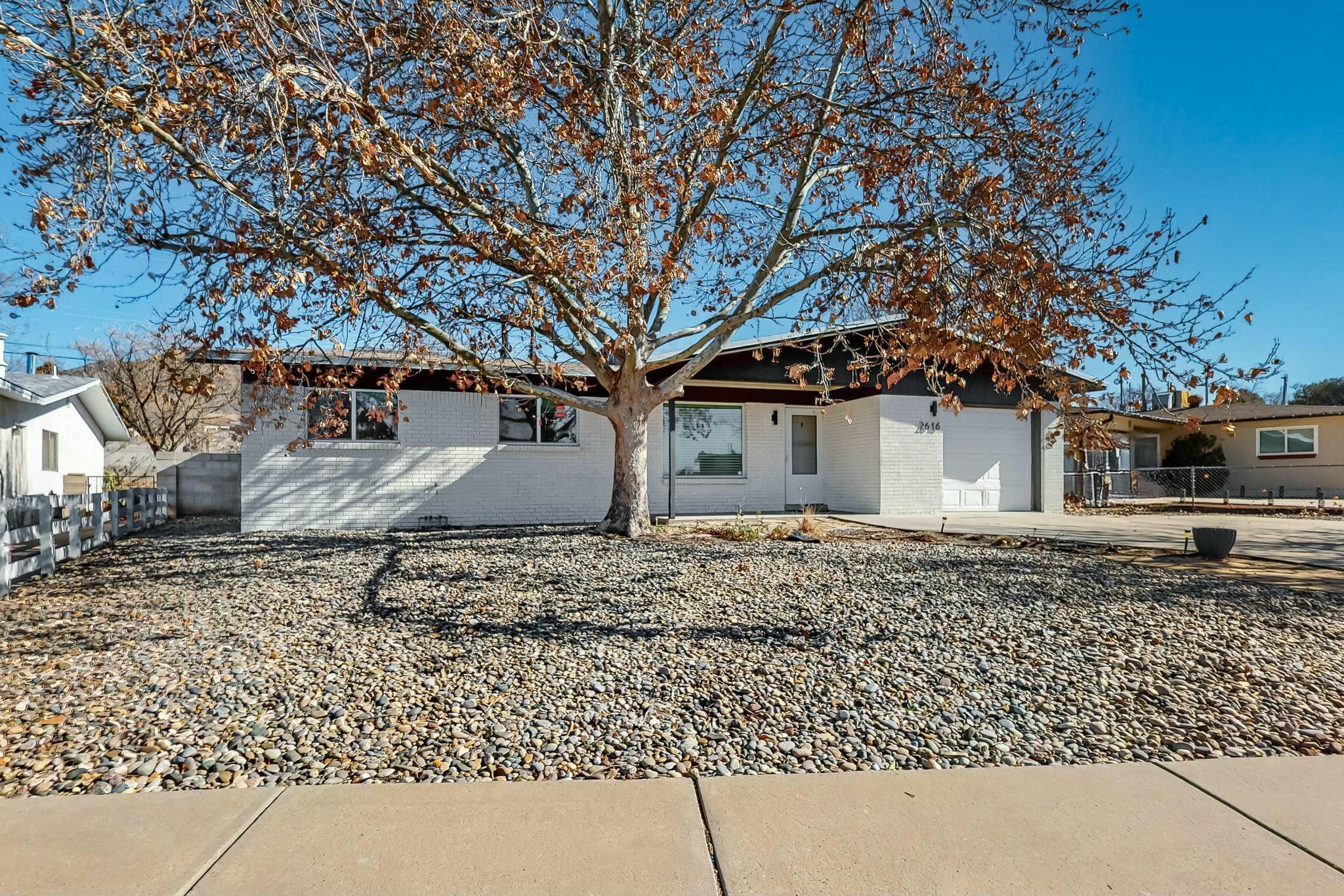 2616 HIAWATHA Drive NE