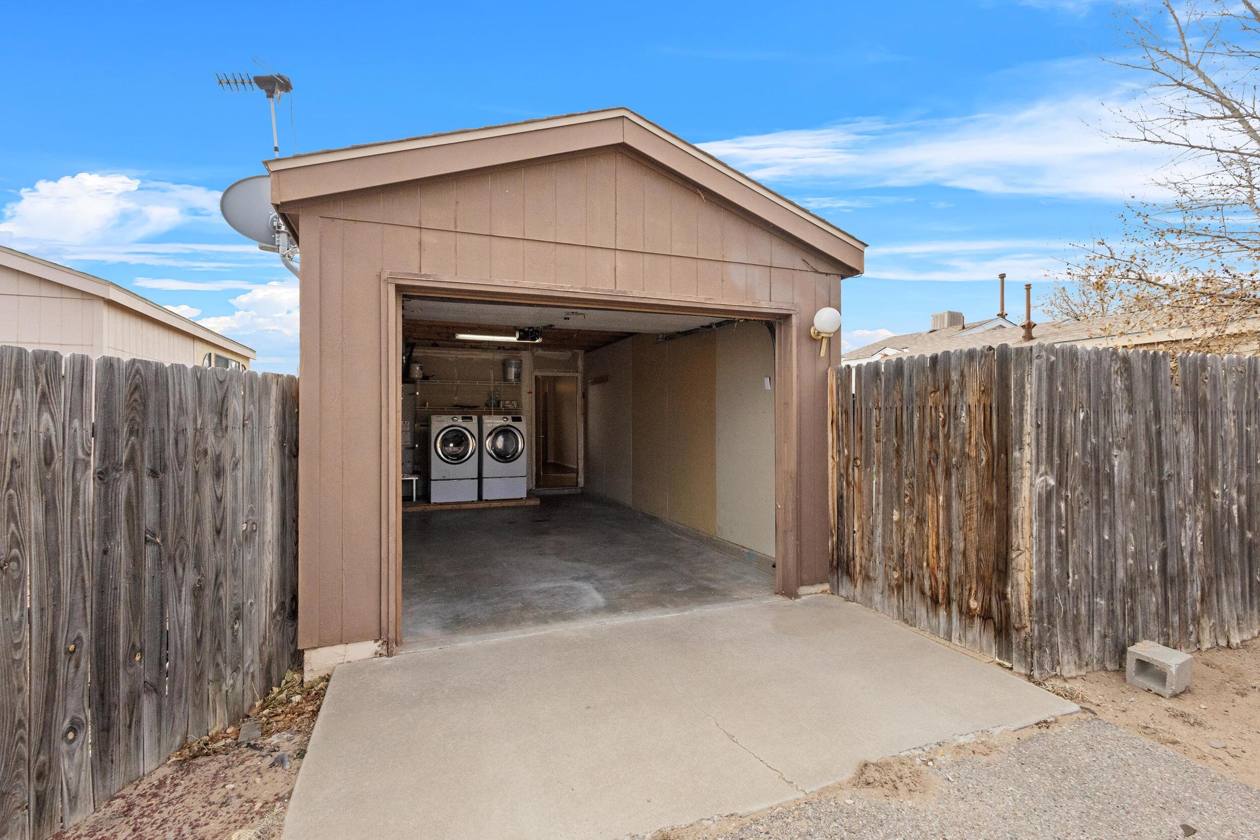 1845 BLACKBERRY Road NE