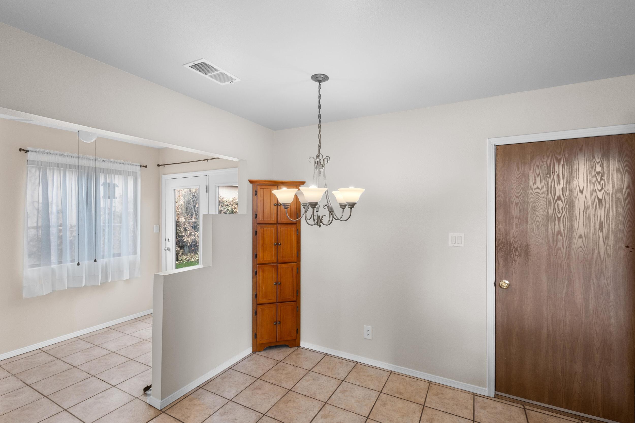 1845 BLACKBERRY Road NE
