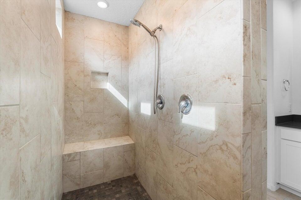 2789 N Kings Canyon Loop NE Lane NE