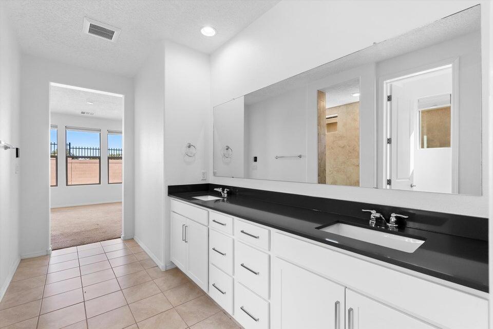 2789 N Kings Canyon Loop NE Lane NE