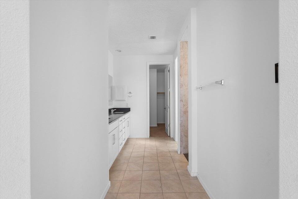 2789 N Kings Canyon Loop NE Lane NE