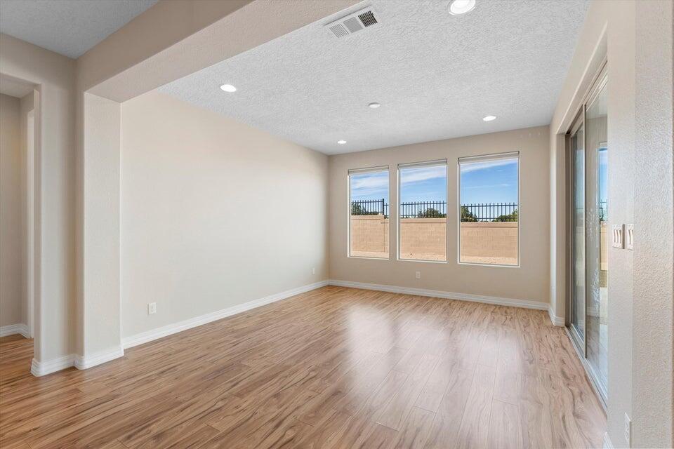 2789 N Kings Canyon Loop NE Lane NE