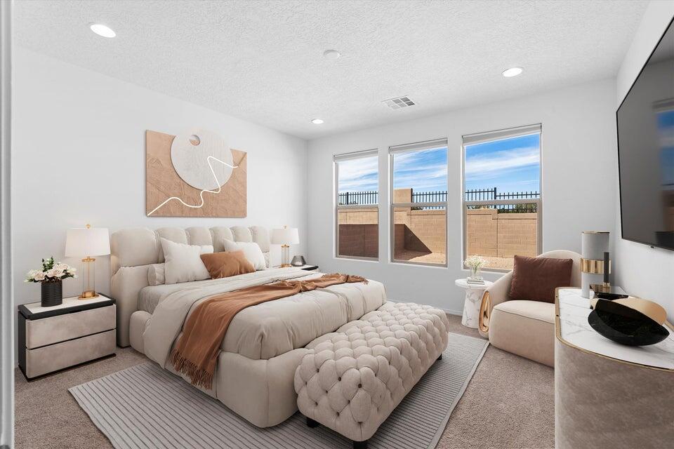 2789 N Kings Canyon Loop NE Lane NE